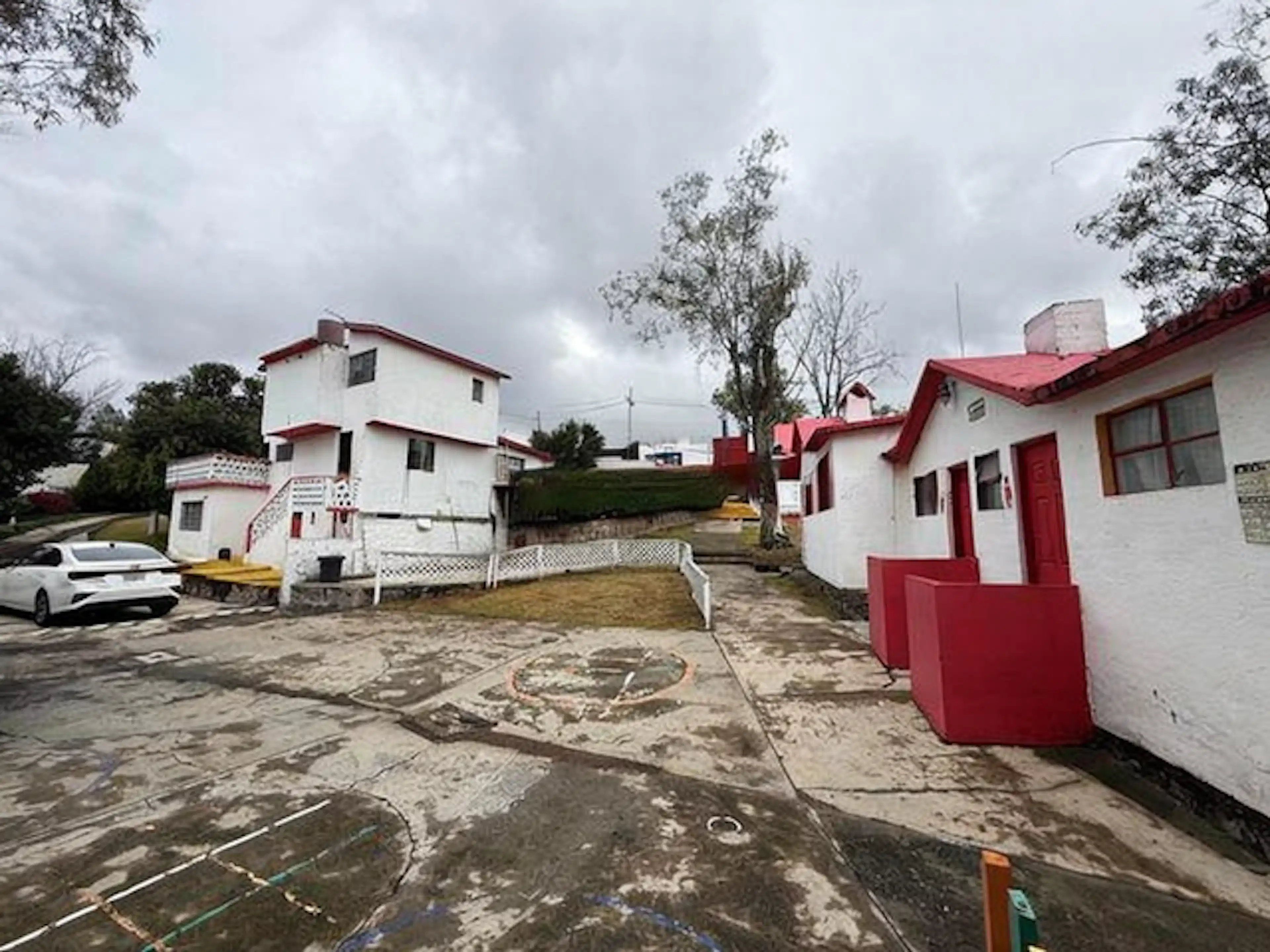 Terreno en Venta en Avenida Miguel Hidalgo, Granjas Lomas de Guadalupe RU 26-1158.