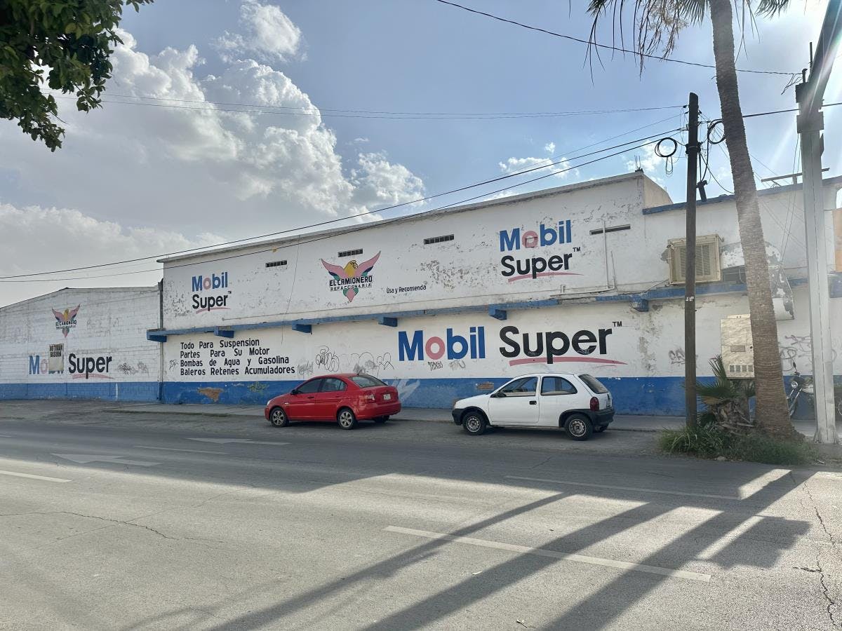 Local Comercial Spot2