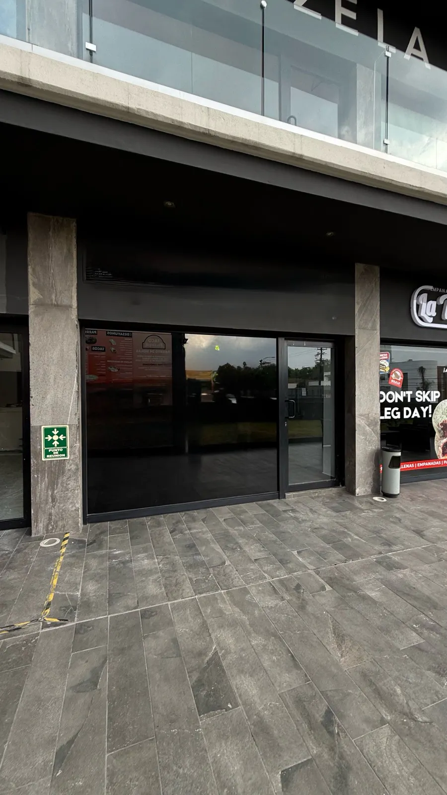 Local Comercial Spot2