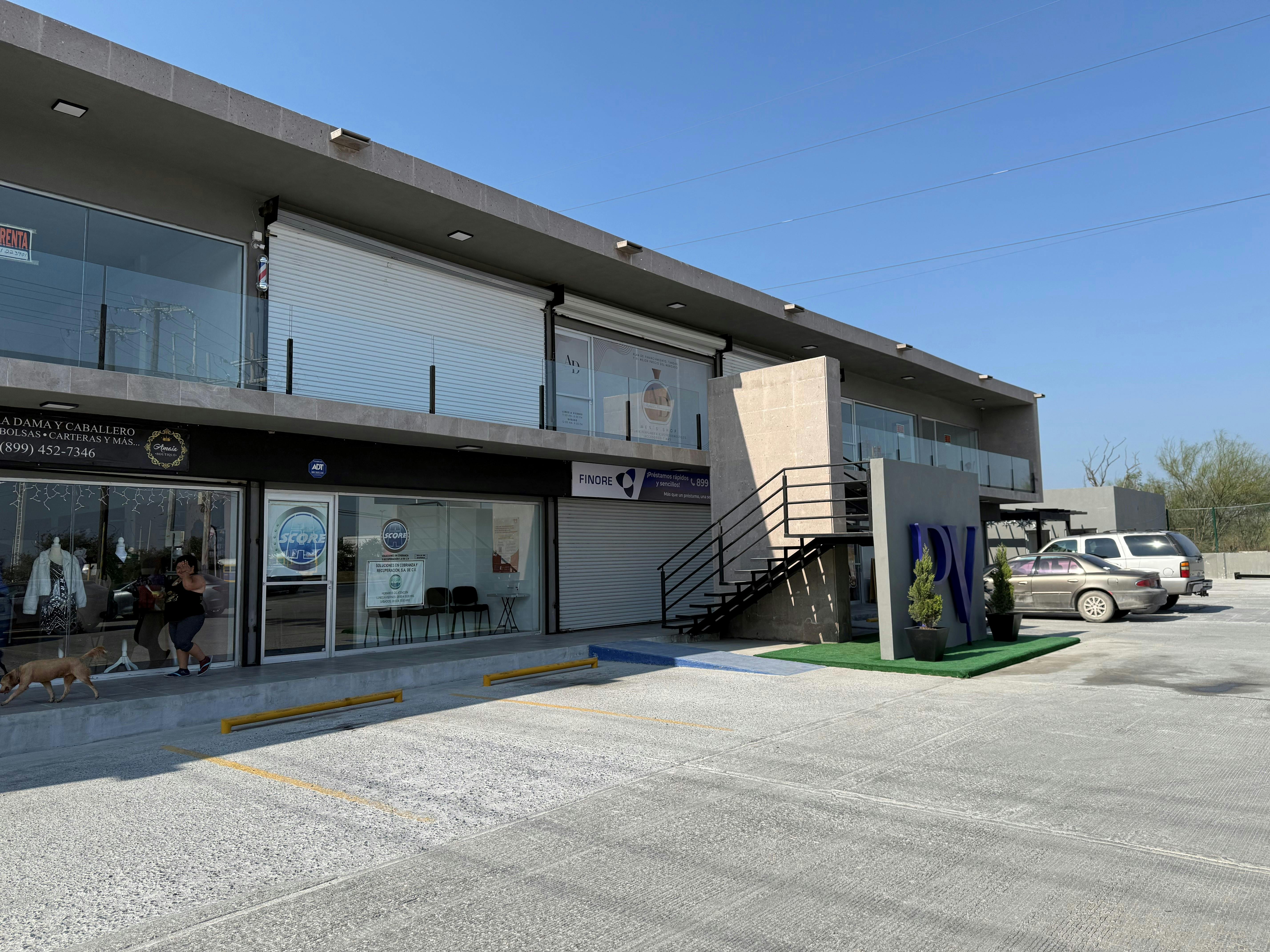 Local Comercial Spot2