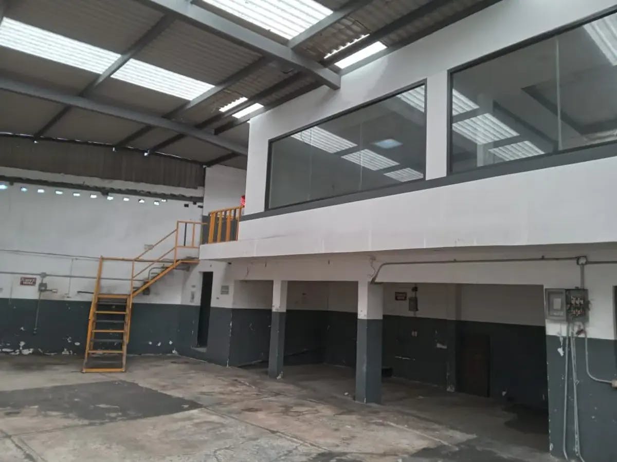 Local Comercial Spot2