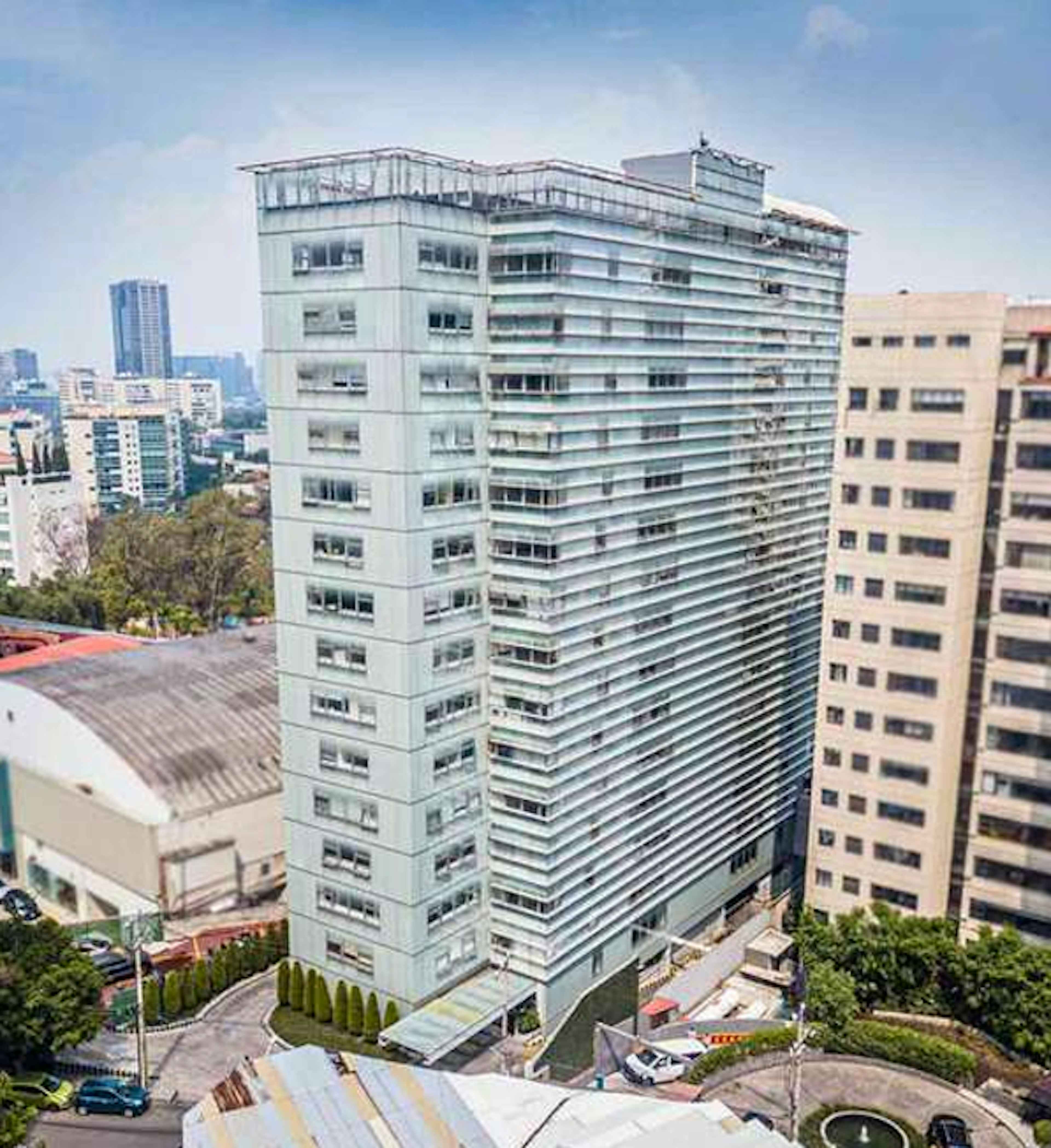 Fuente De Las Pirámides