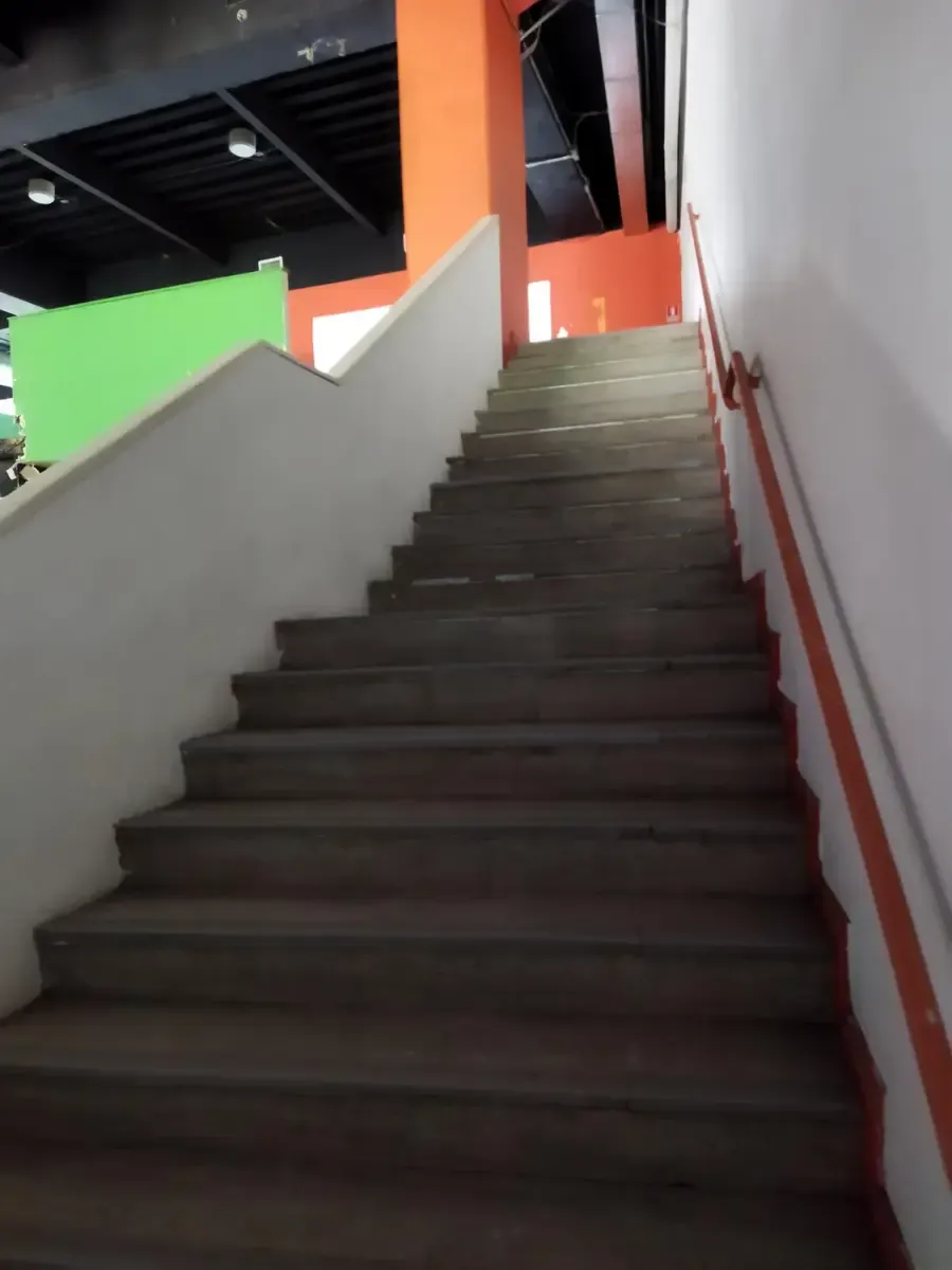 Local Comercial Spot2