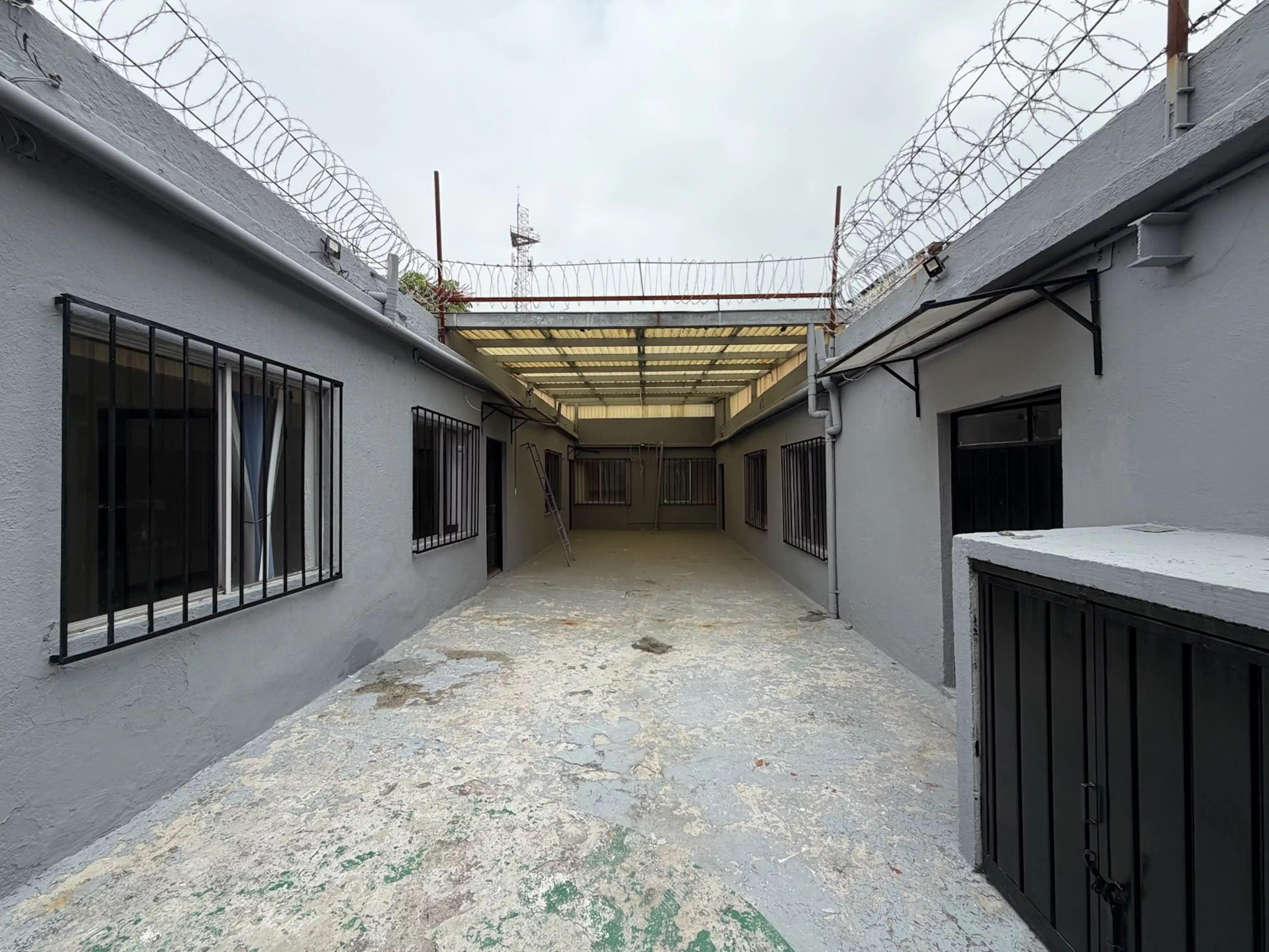 Bodega comercial u oficinas - Puente de Vigas