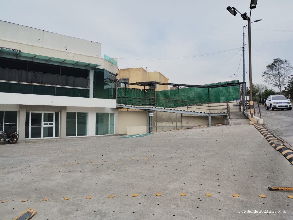 Local Comercial Spot2