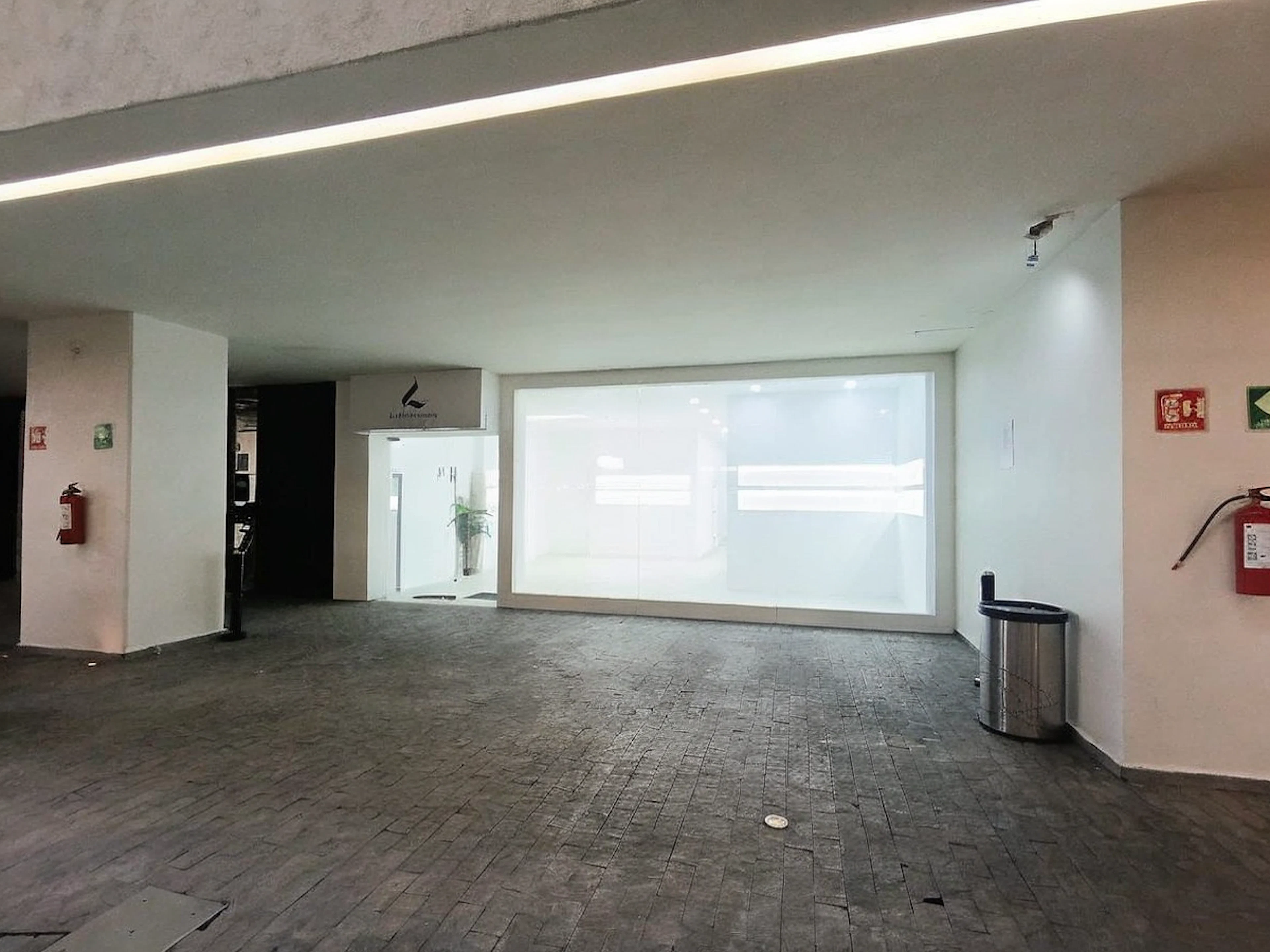 Local Comercial Spot2