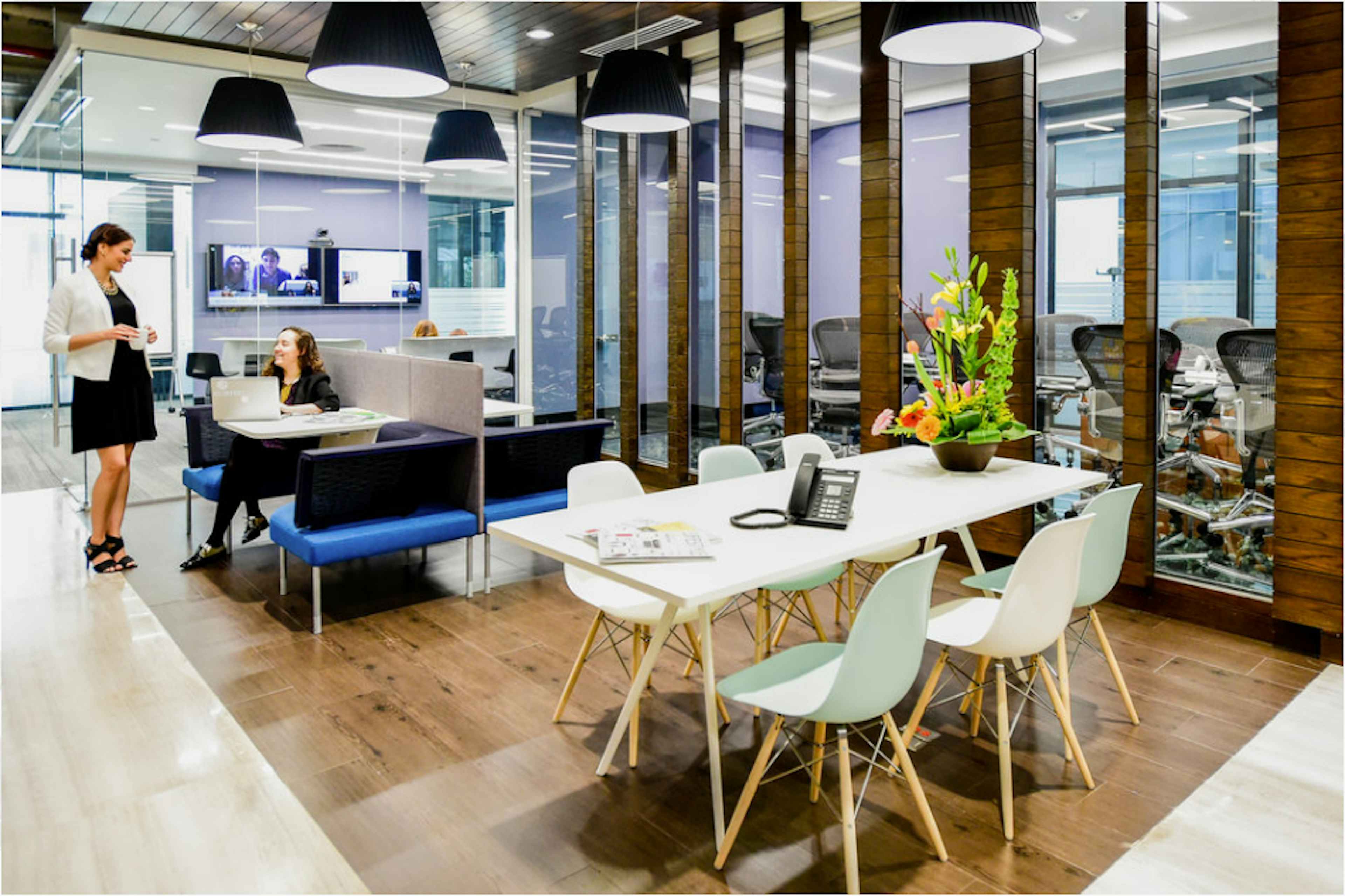 Av. Cervantes Saavedra 233