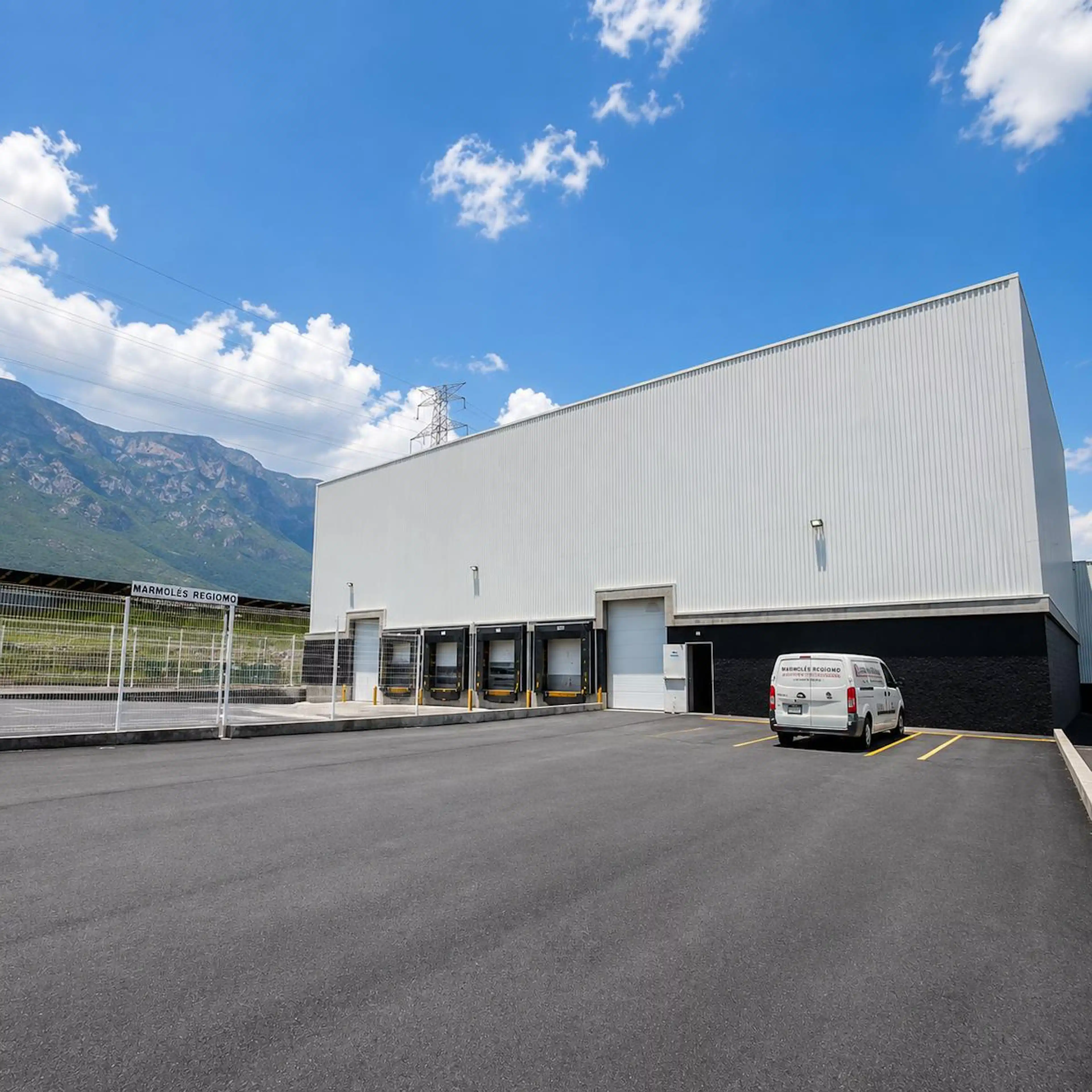 NAVE INDUSTRIAL VENTA O RENTA EN DESARROLLO INDUSRIAL MONTERREY - SANTA CATARINA S/N