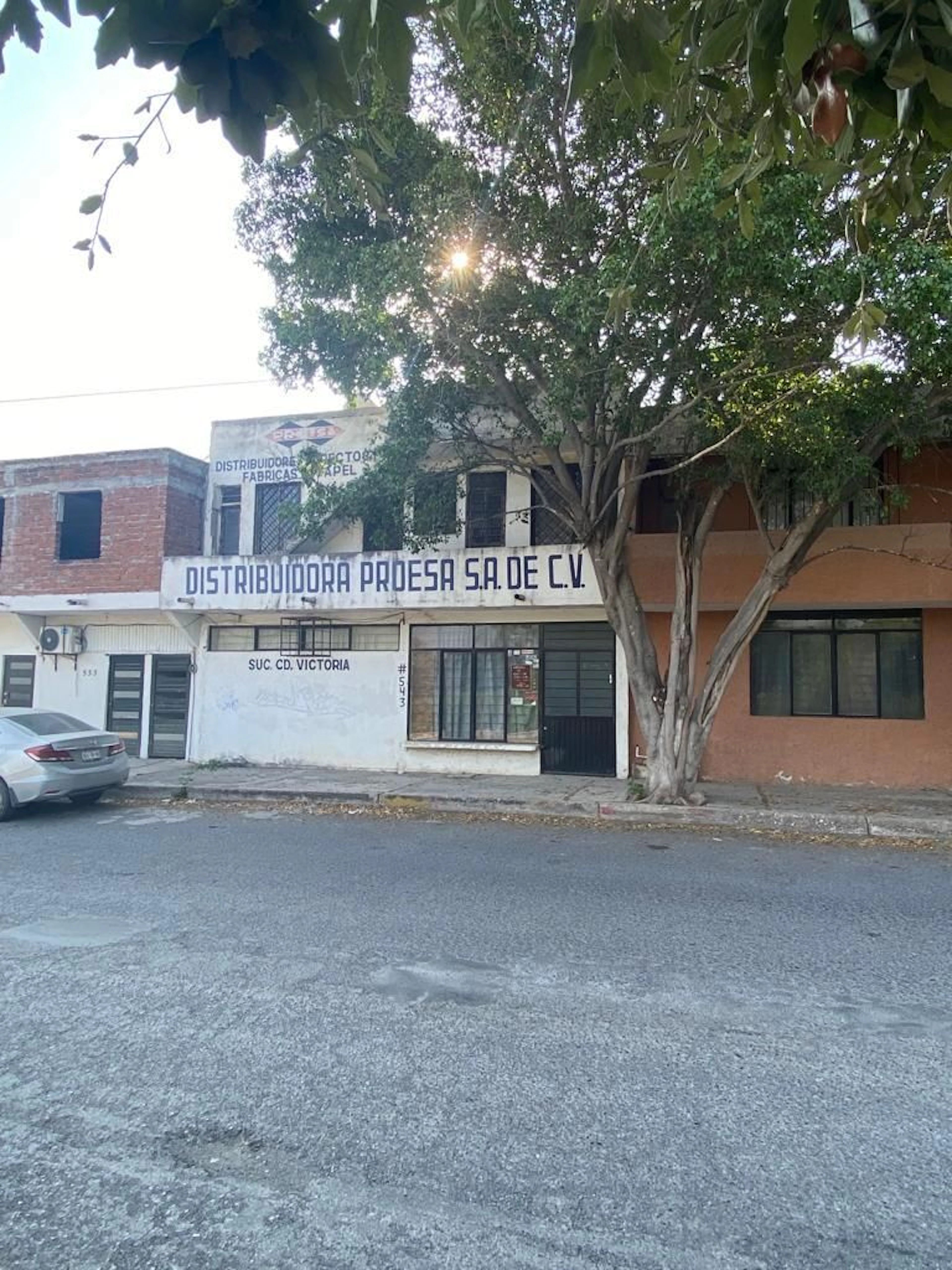 Local Comercial Spot2