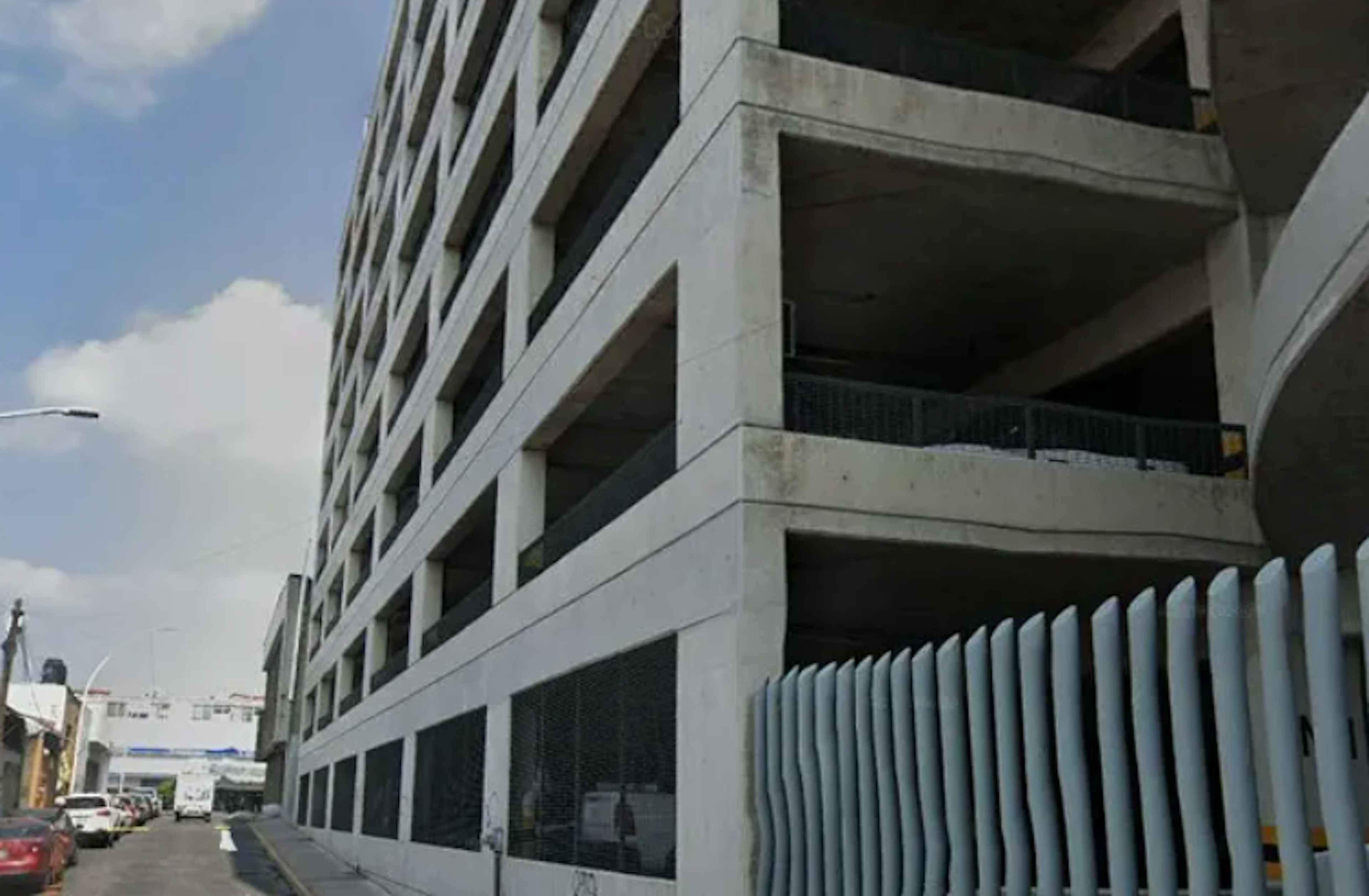 Edificio De Estacionamiento Centro Guadalajara