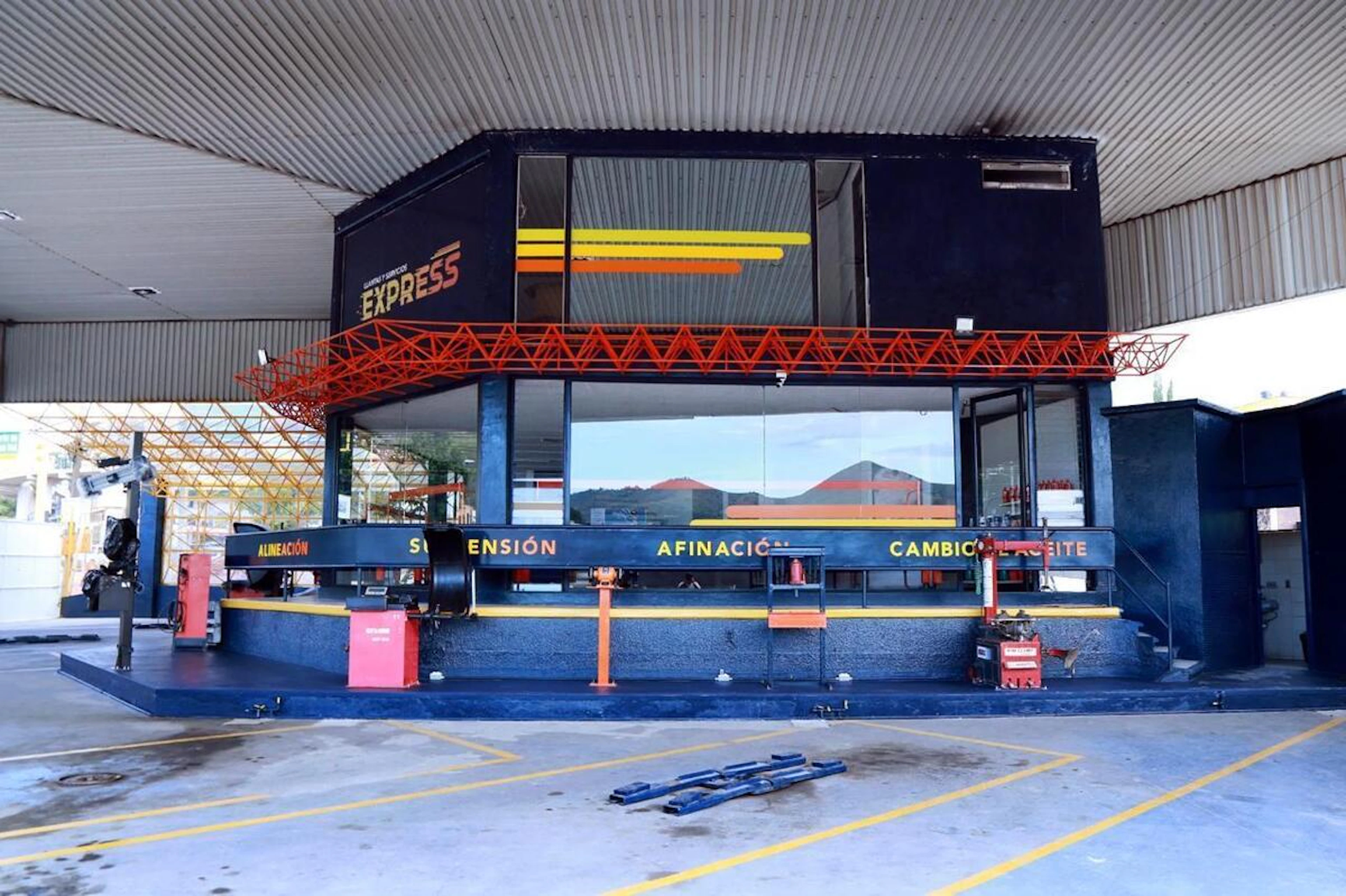 Local Comercial Spot2