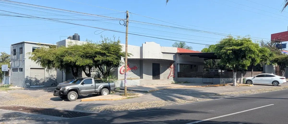 Local Comercial Spot2