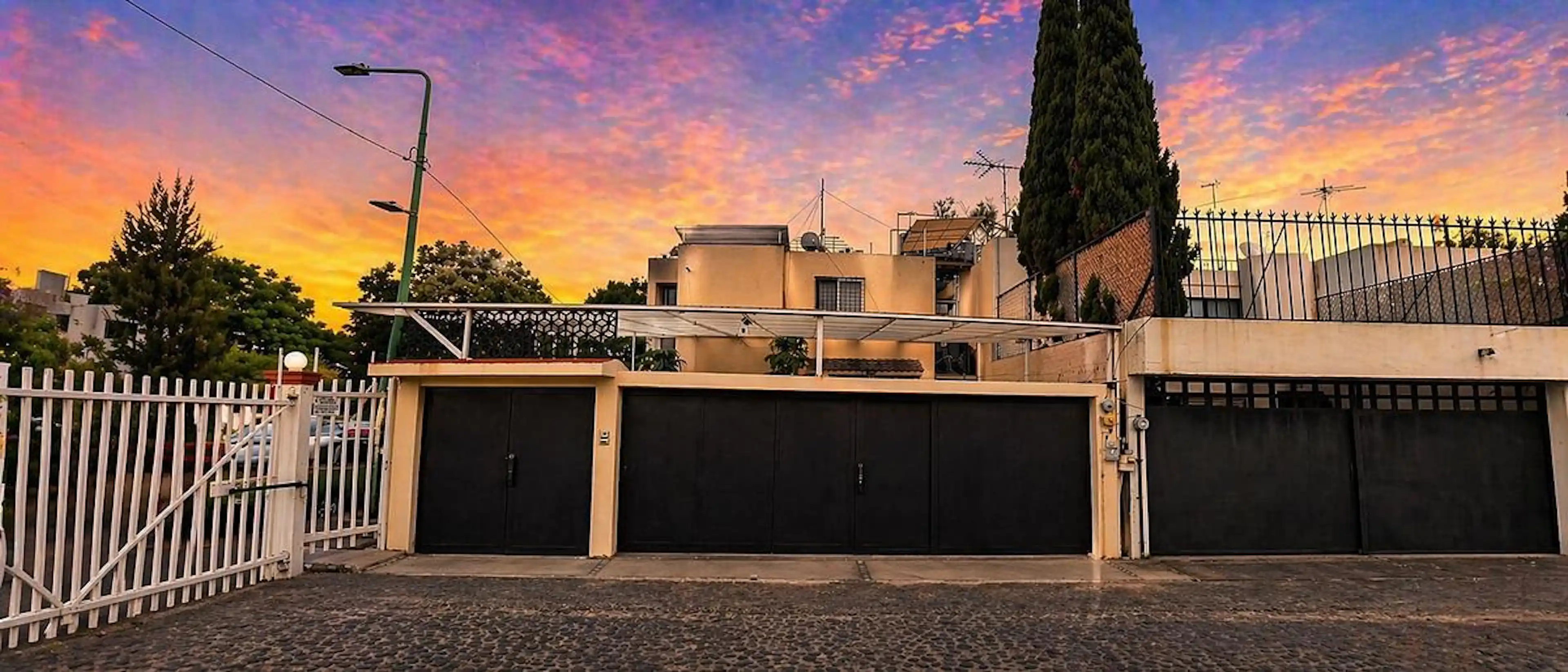 Casa Con 3 Recámaras En Venta Con 120 M² De Terreno En Fovissste Miramontes