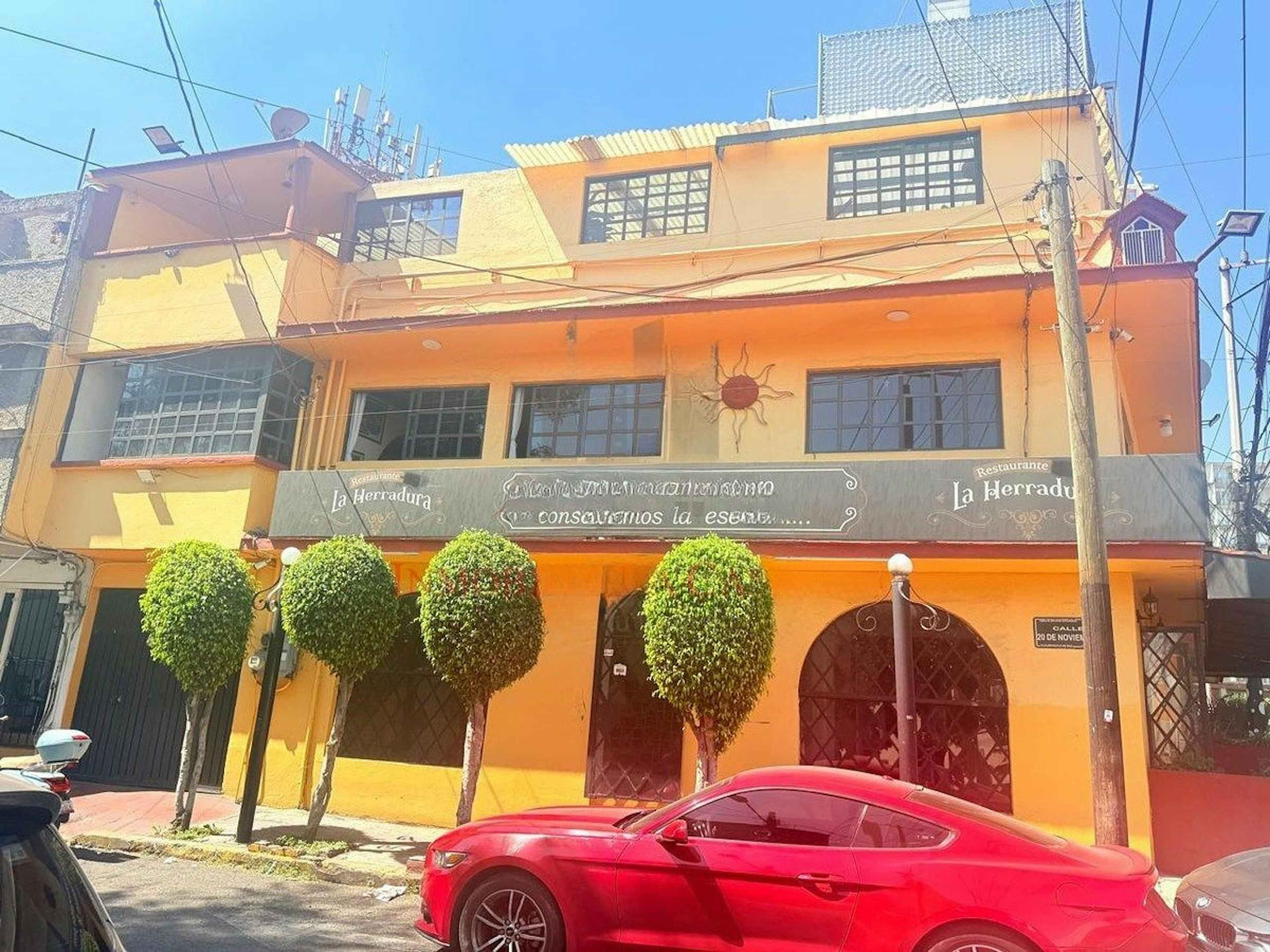 Calle 20 De Noviembre