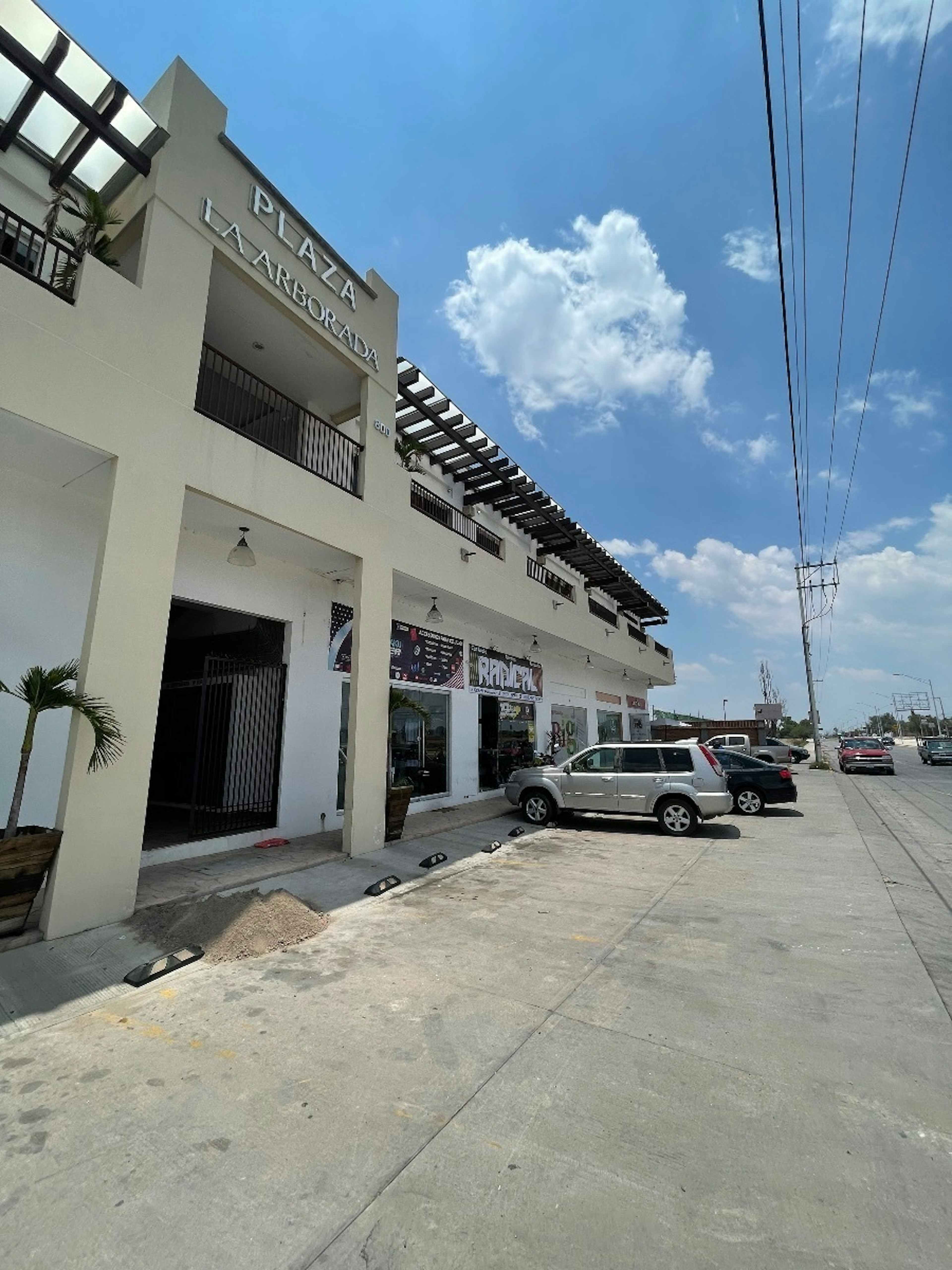 Av. Prolongación Independencia 800