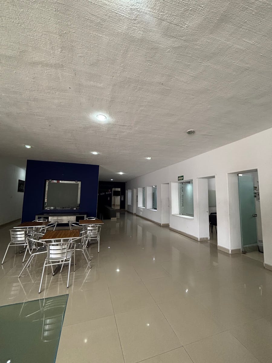 Local Comercial Spot2