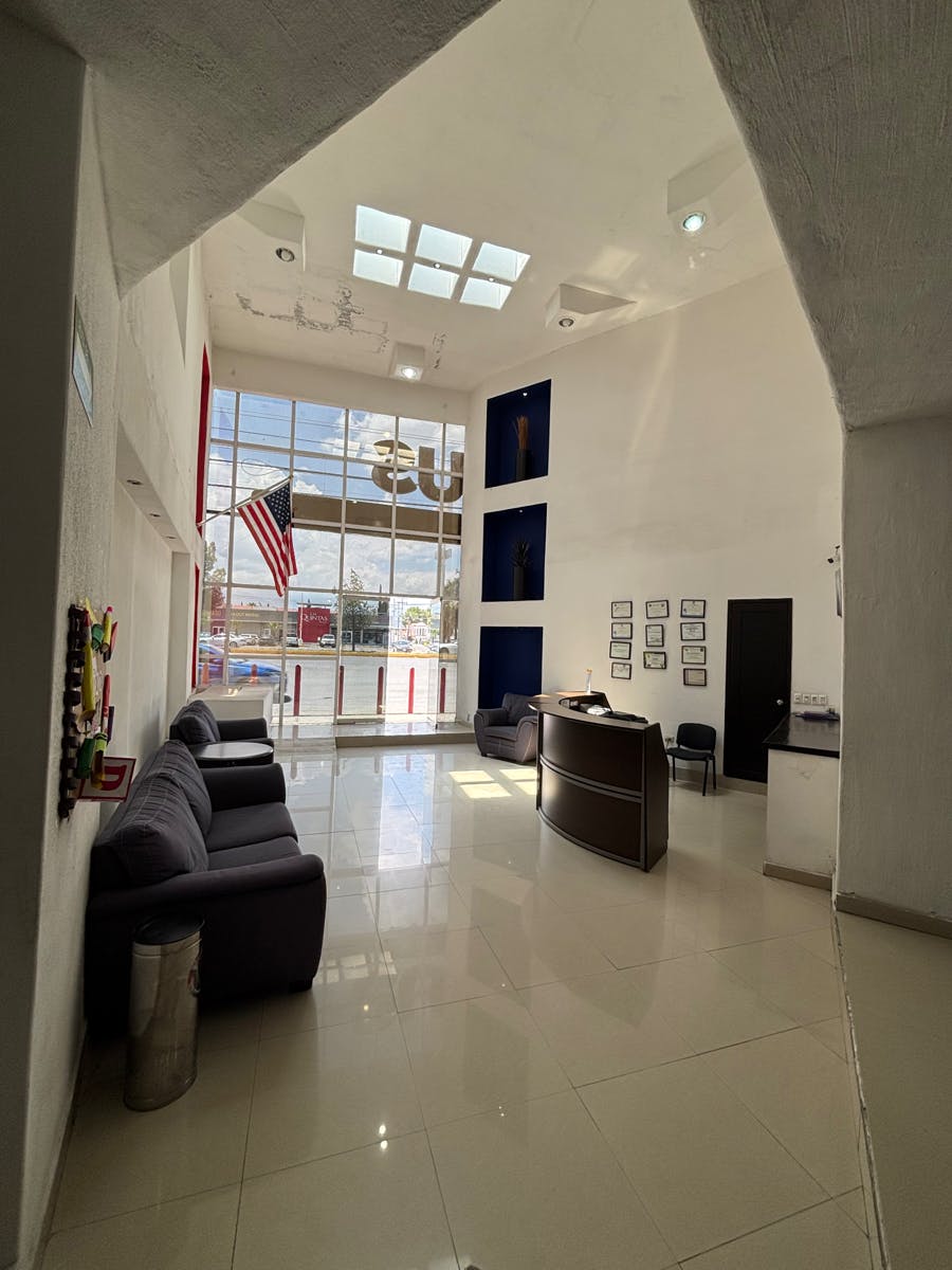 Local Comercial Spot2