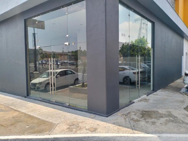 Local Comercial Spot2