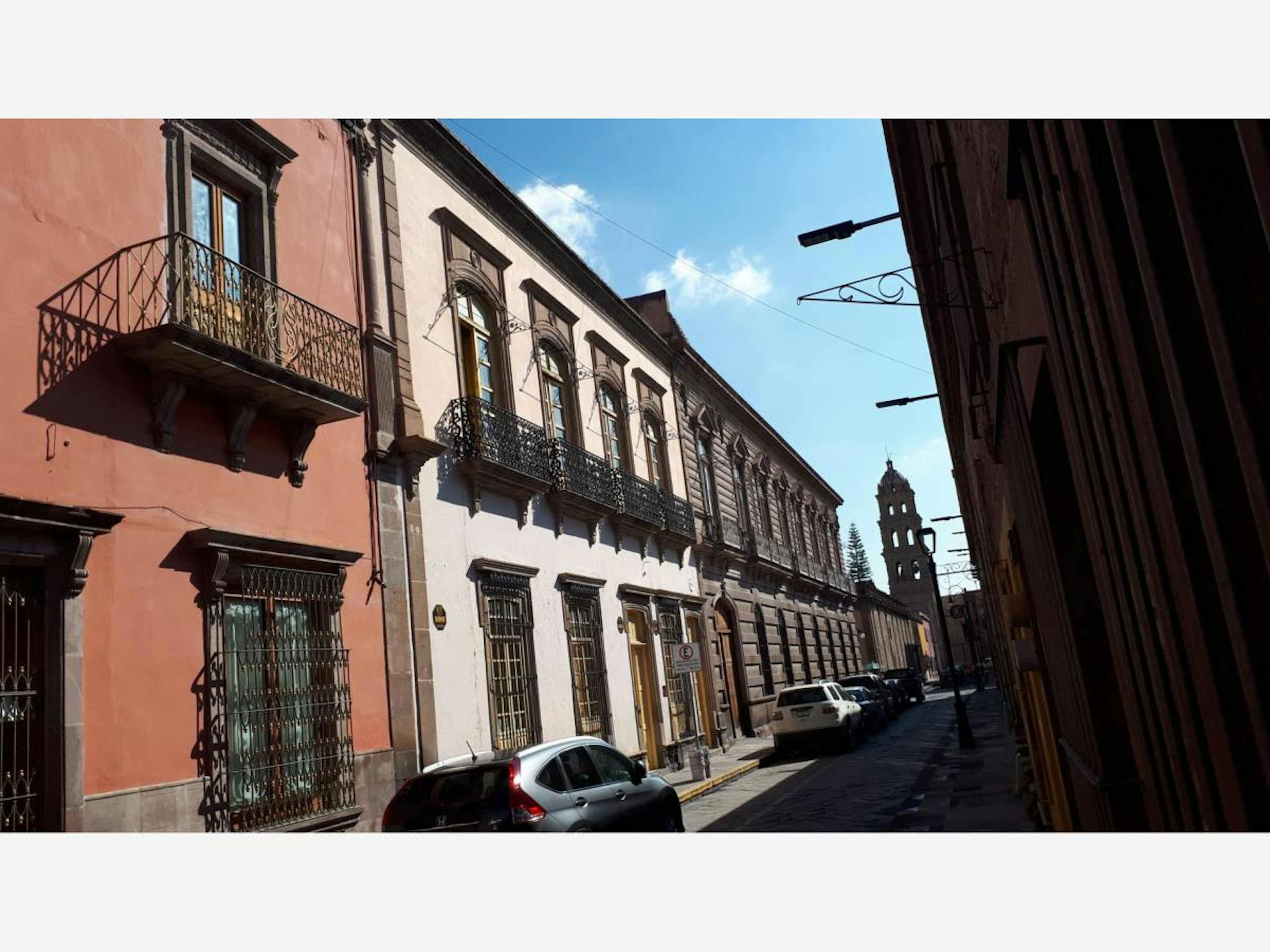 Hermenegildo Galeana 210