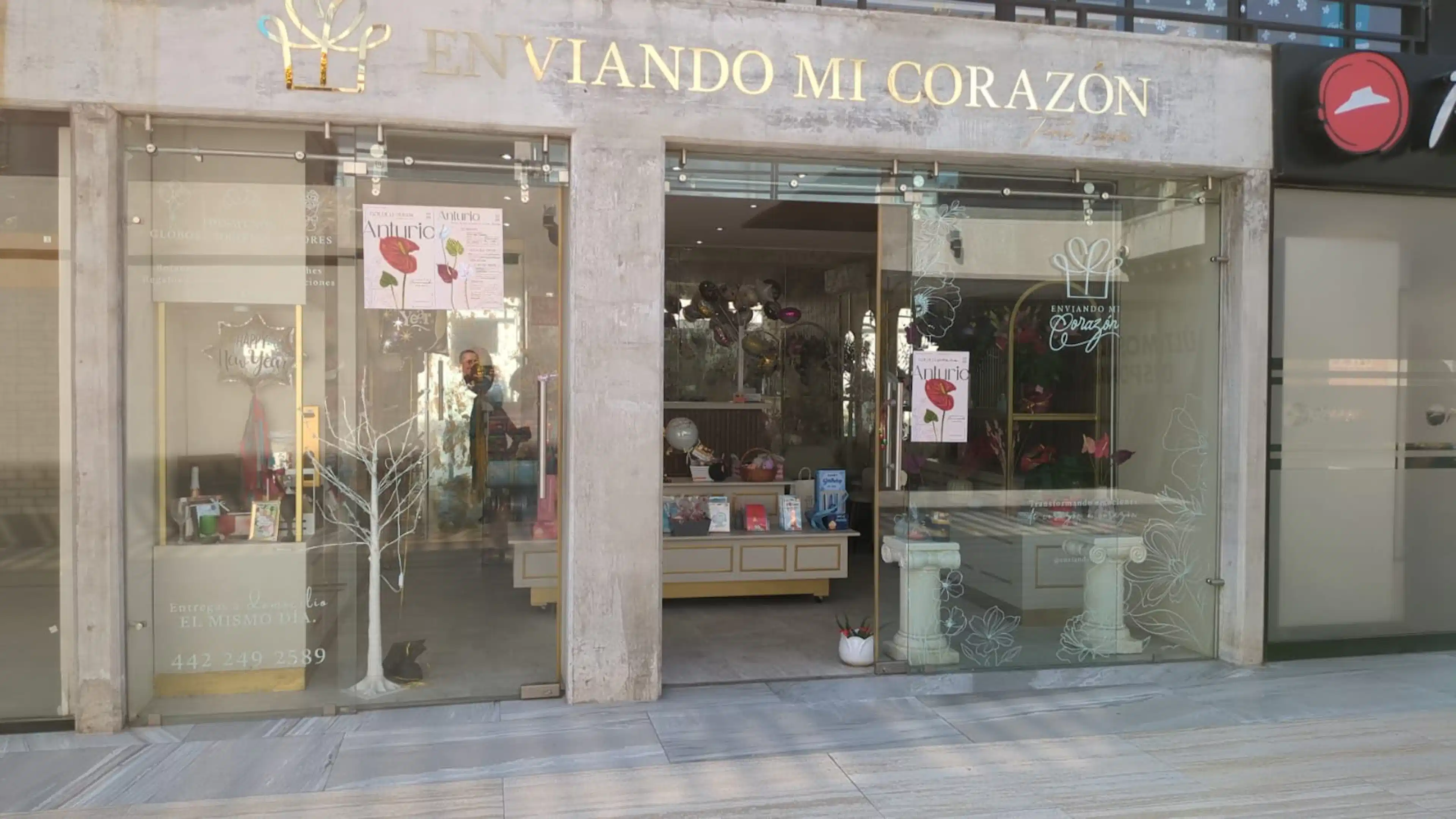 Calzada Calz. De Los Arcos 262, Loma Dorada, 76060 Santiago De Querétaro, Qro. Los Arcos 262