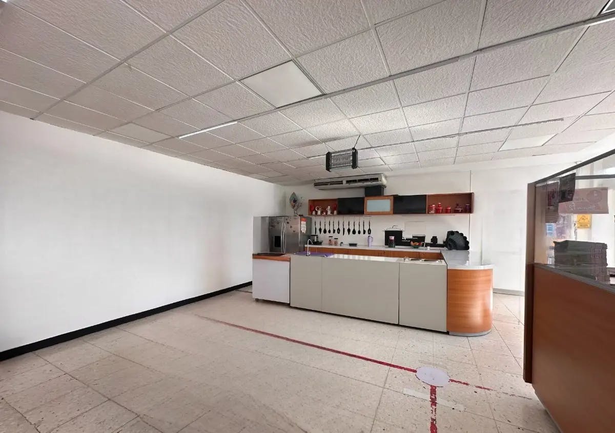 Local Comercial Spot2