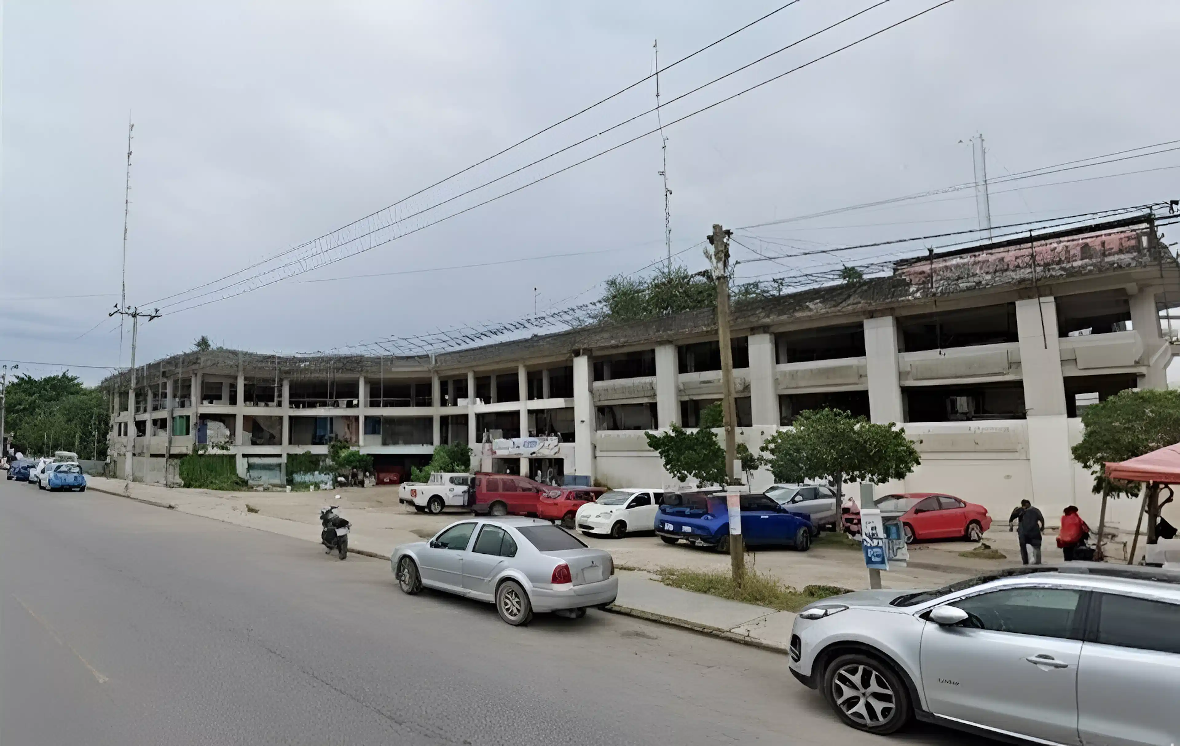 Av.  López Portillo