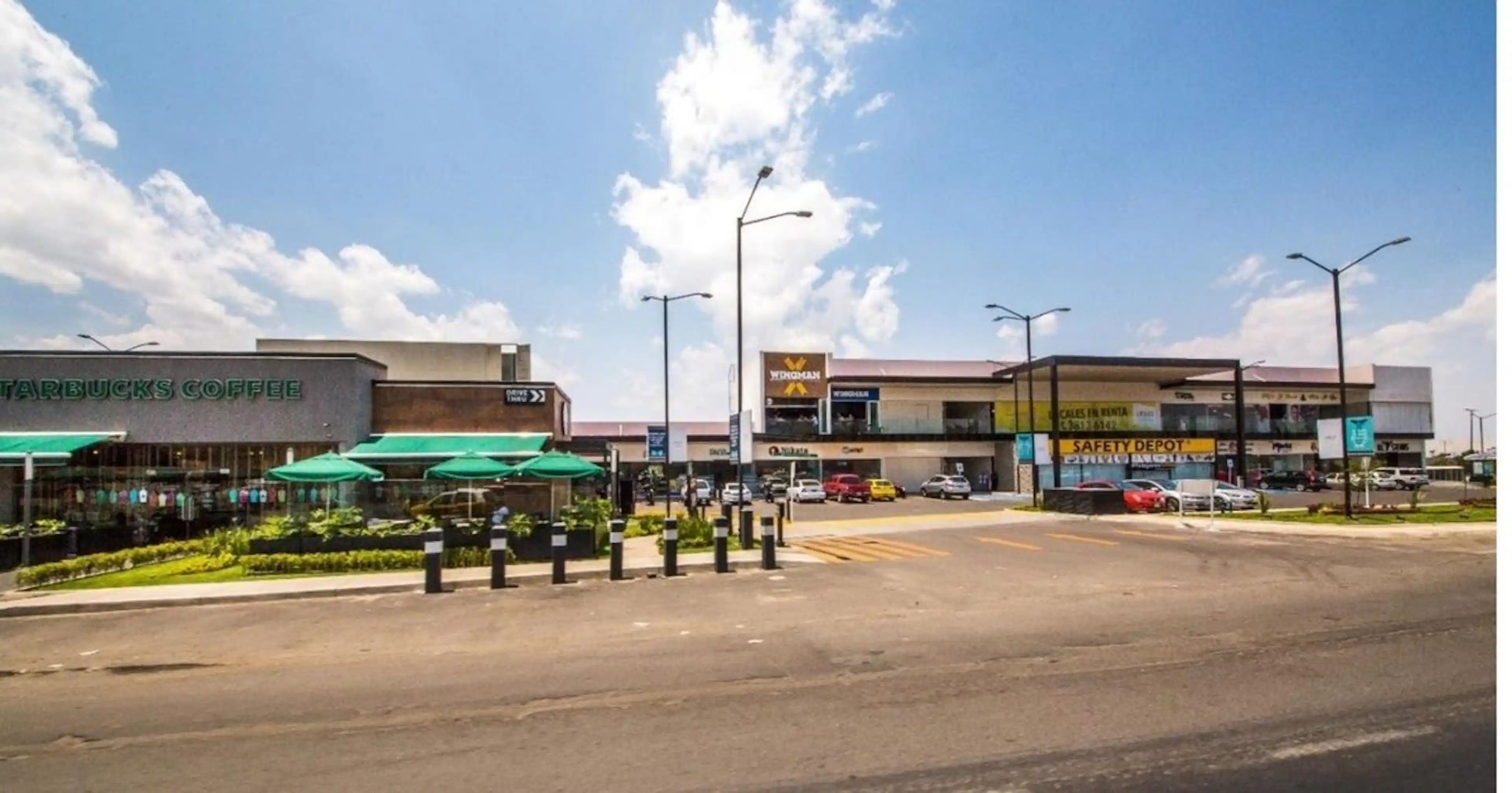 LOCAL EN RENTA EN PLAZA UBICA TECHNOLOGY PARK