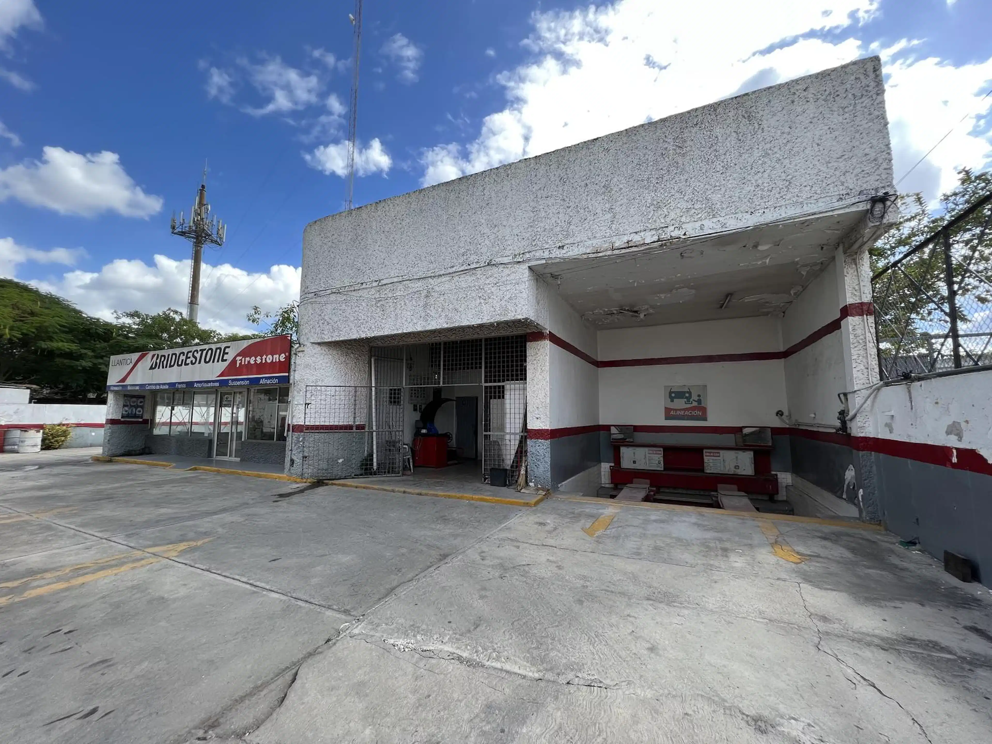 Bodega En Venta Ubicada A Unos Metros Del Periférico De Mérida S/n