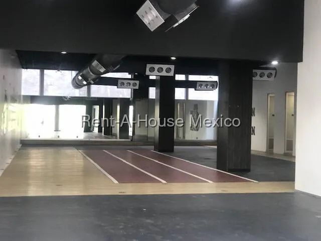 Local Comercial Spot2