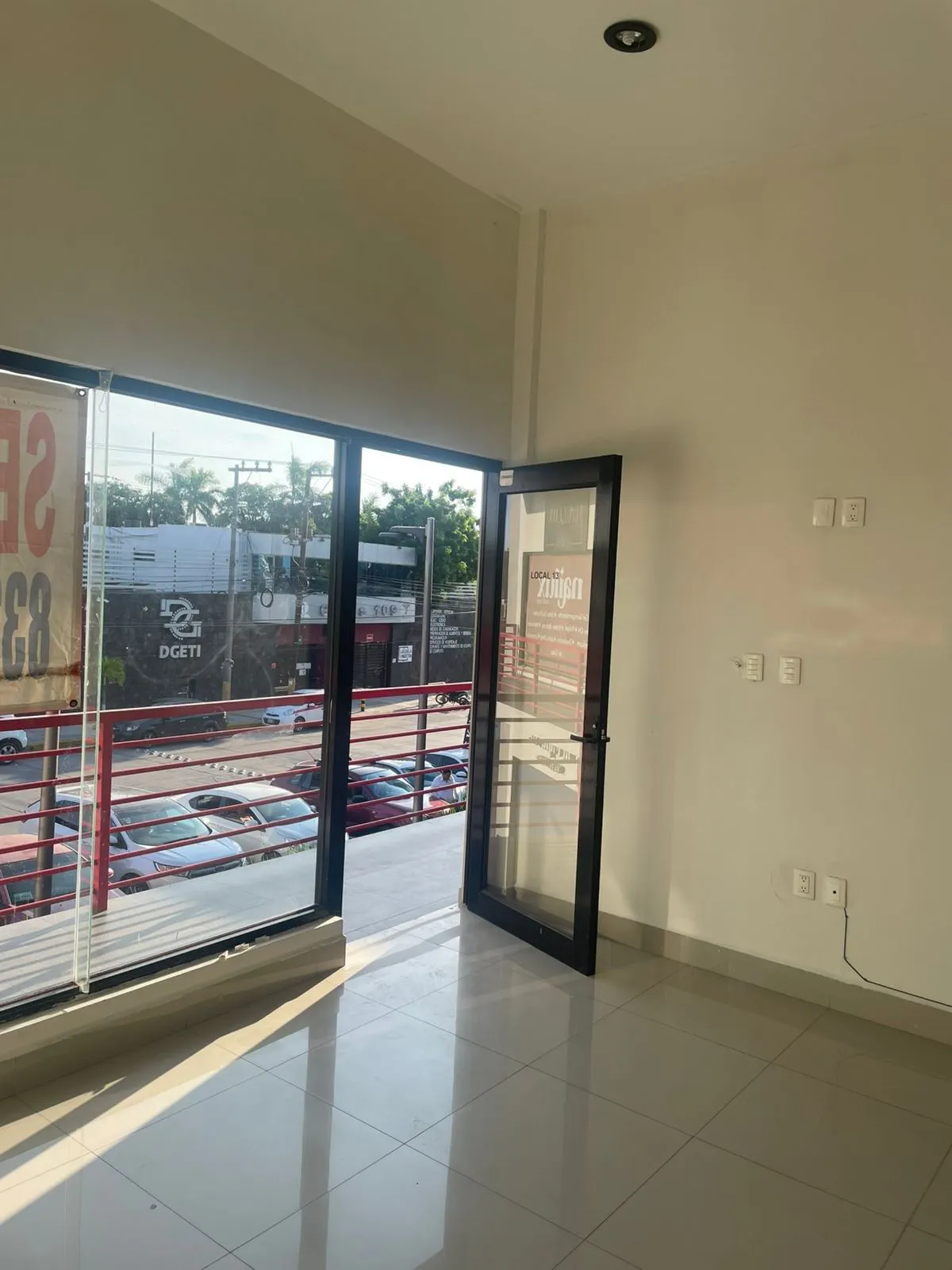 Local Comercial Spot2
