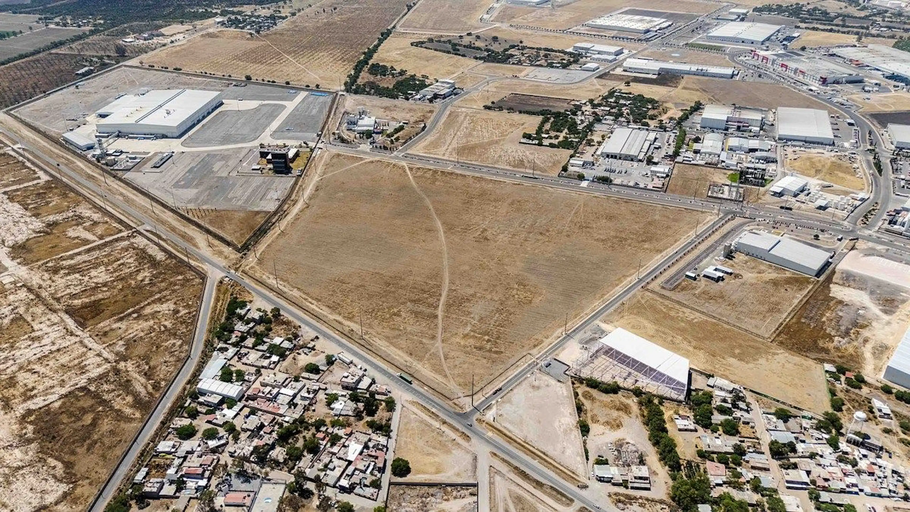 Venta De Predio De 89,690 M2 En Parque Industrial Opción Guanajuato