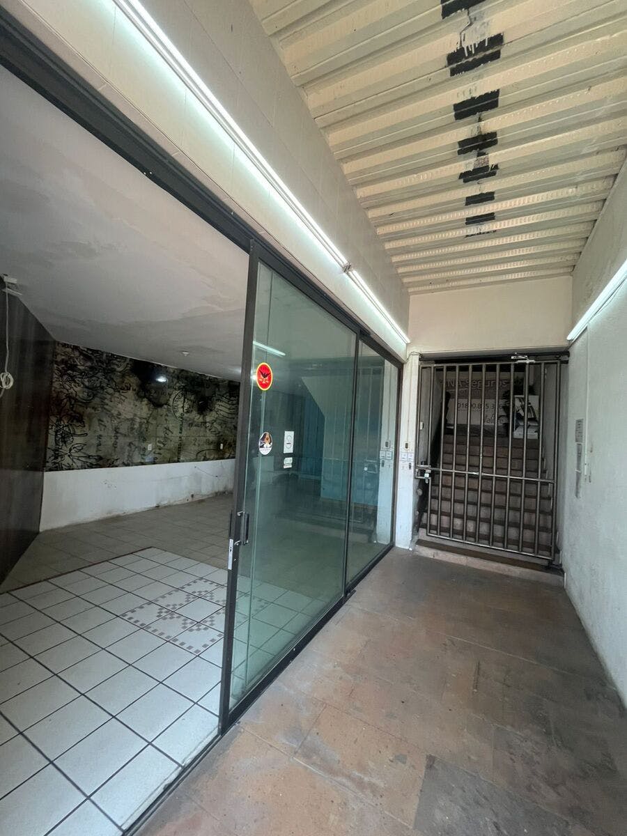 Local Comercial Spot2