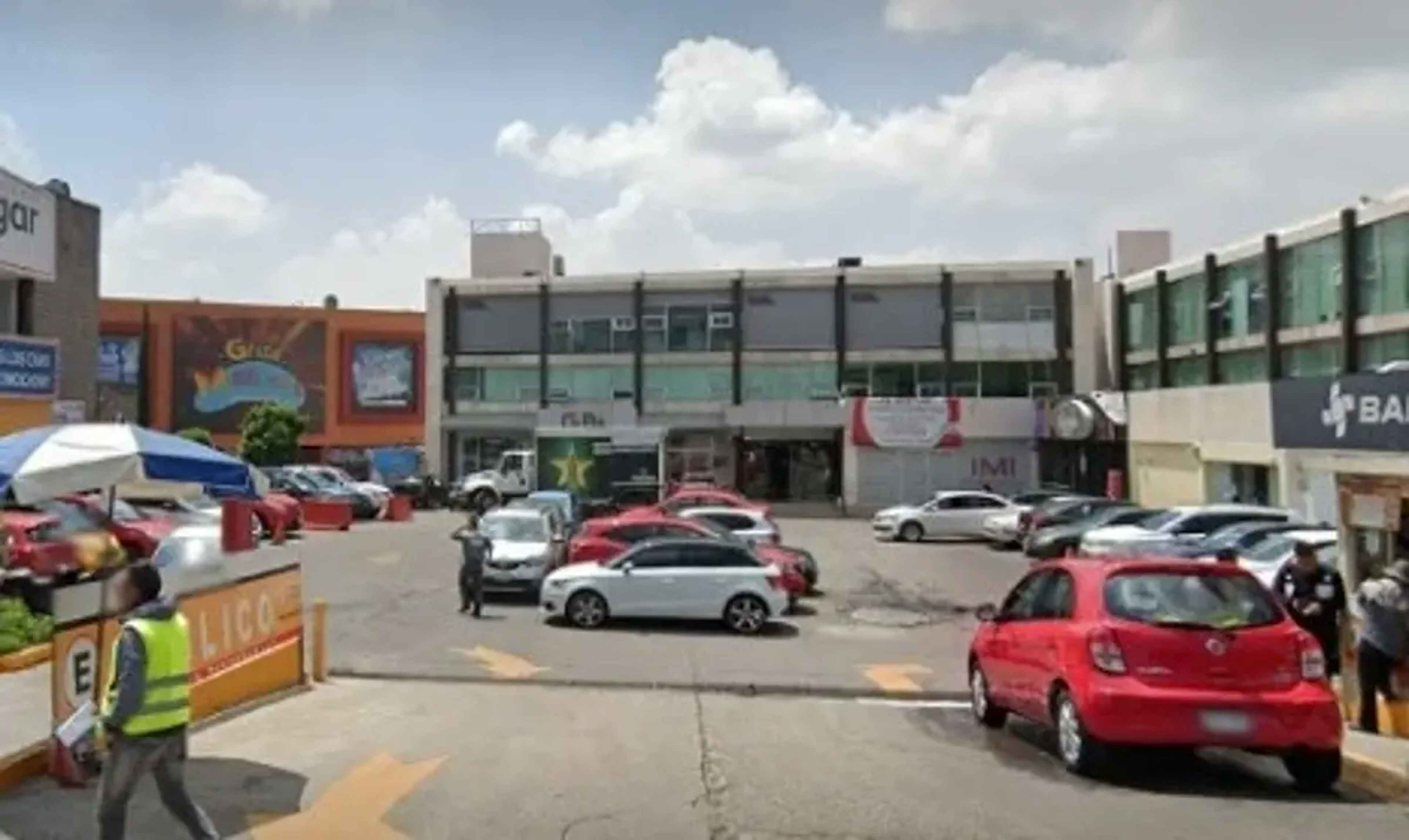 Via Gustavo Baz Prada 166