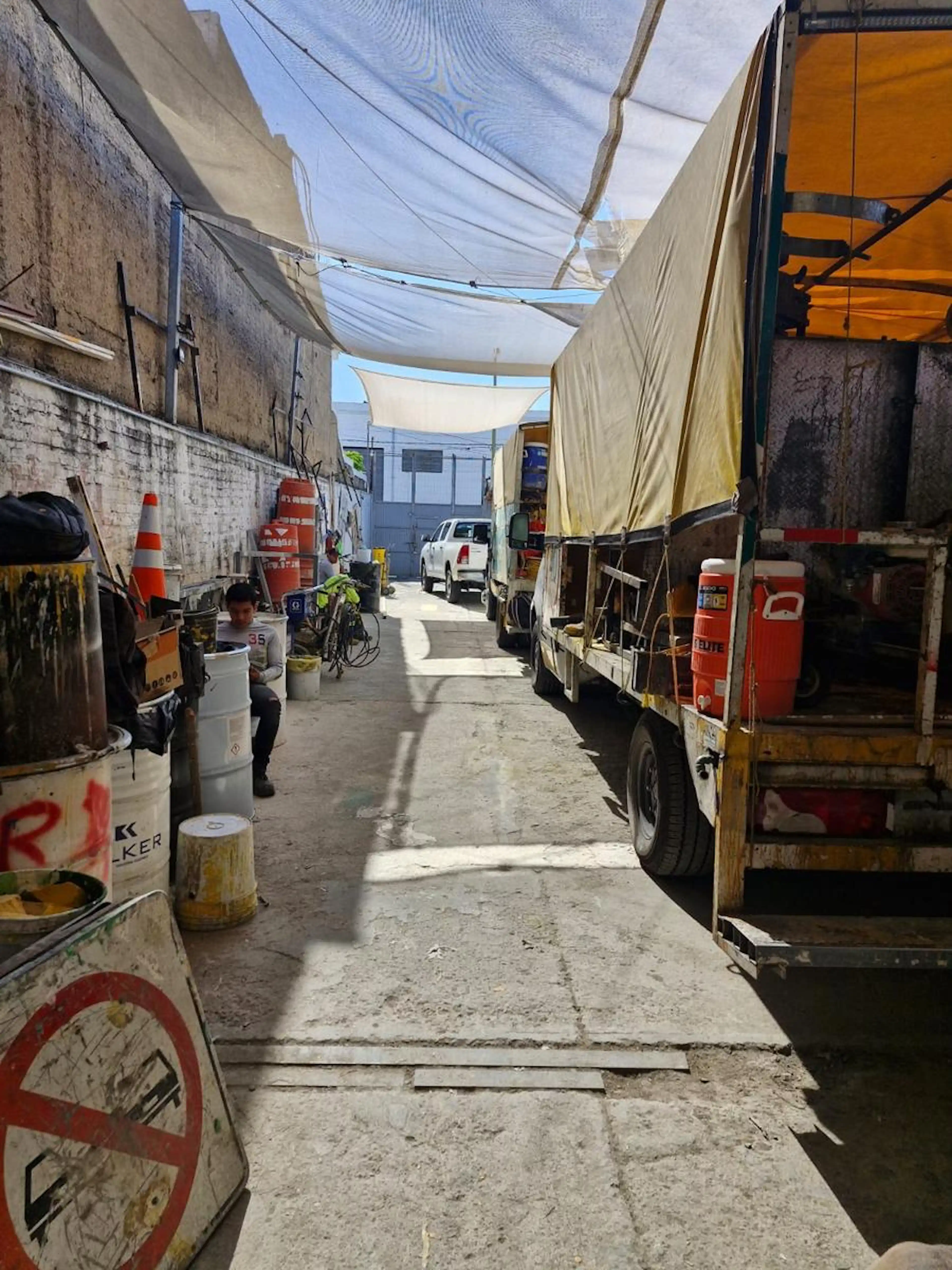 Bodega Comercial En Venta – Zona 5 De Febrero, Guadalajara – Terreno Amplio Y Oficinas 5