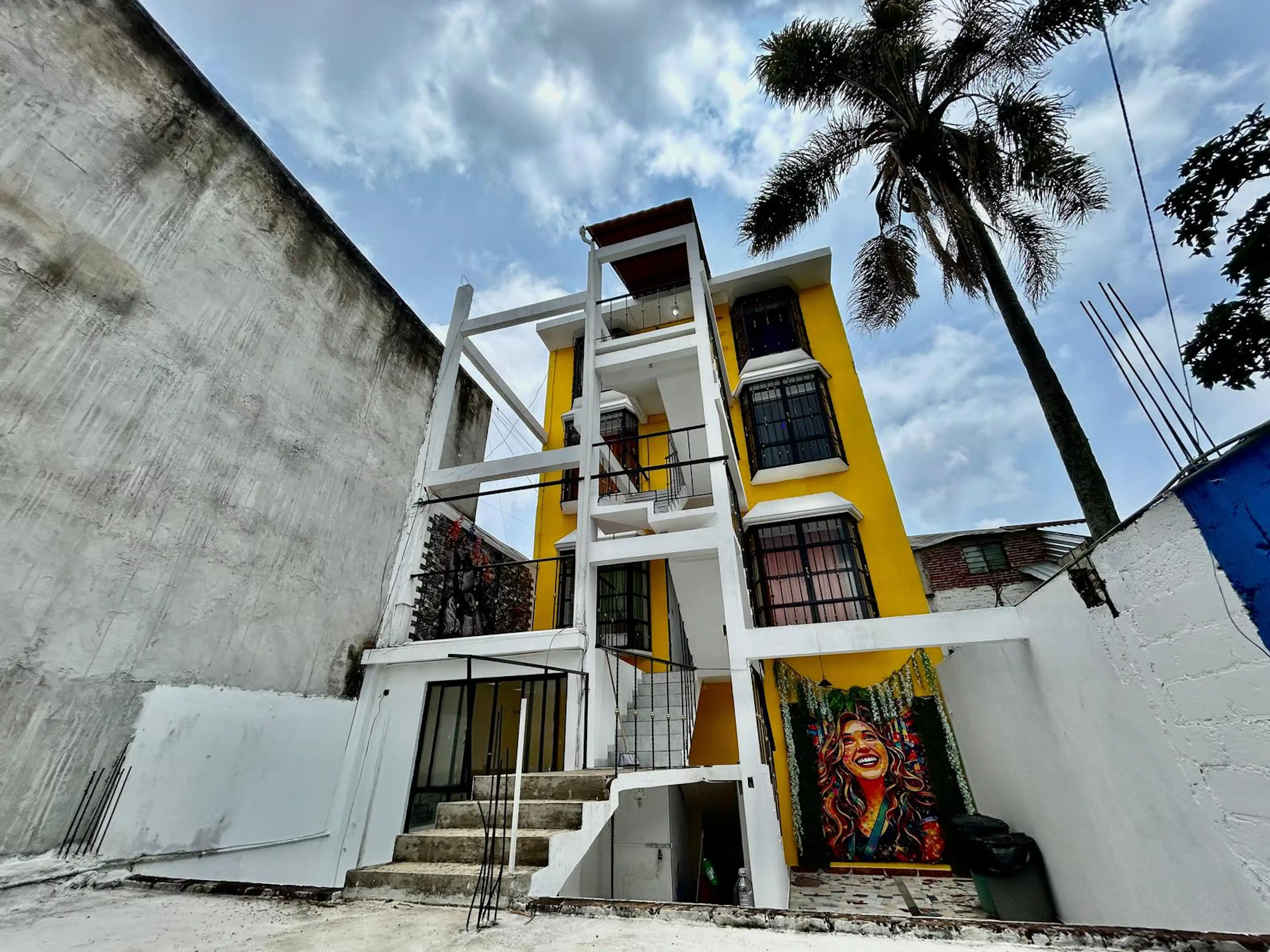 Edificio En Venta Con Departamentos  Zona Los Lagos S/n
