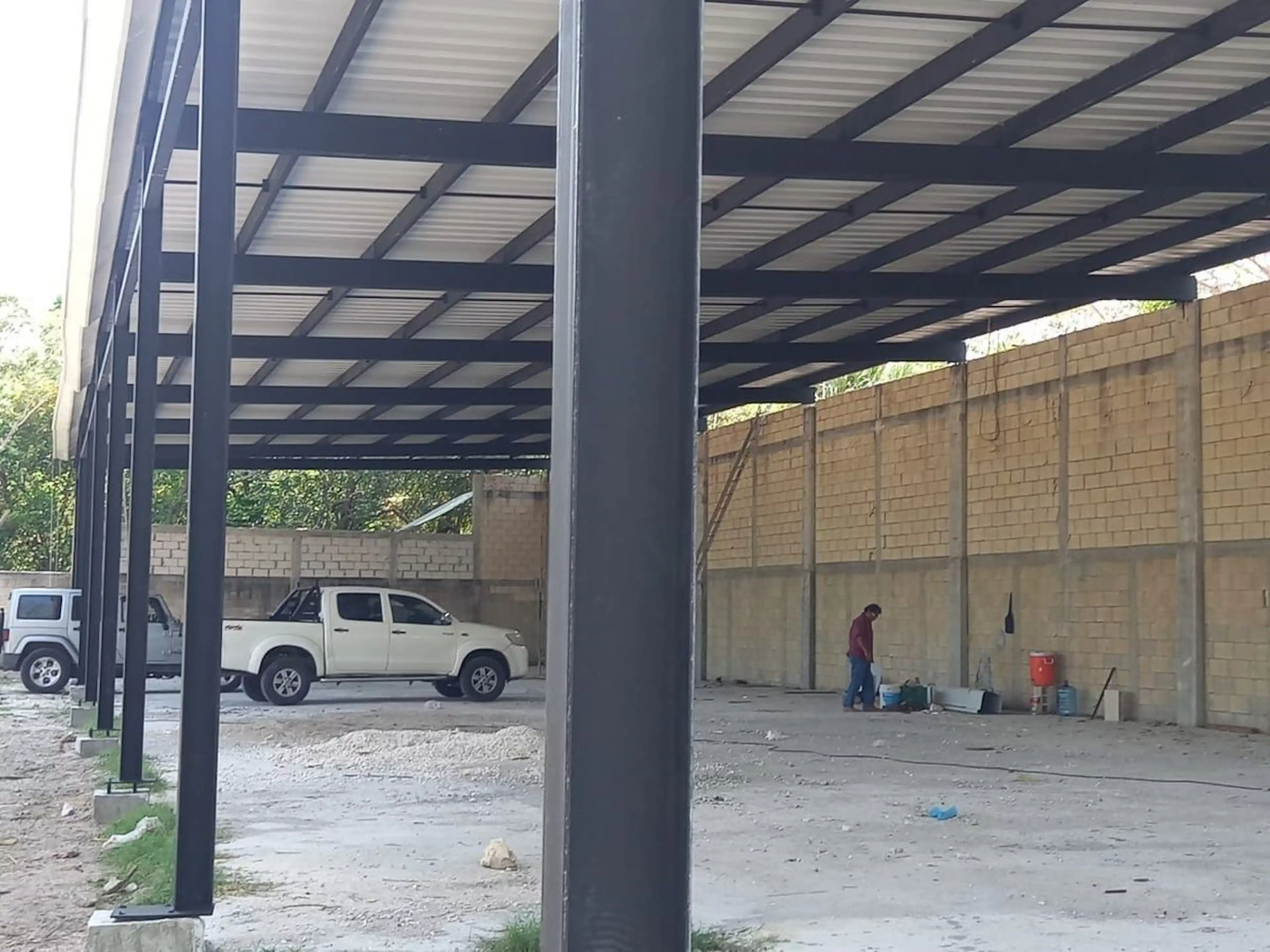 SE RENTA NAVE INDUSTRIAL CON PATIO DE MANIOBRAS