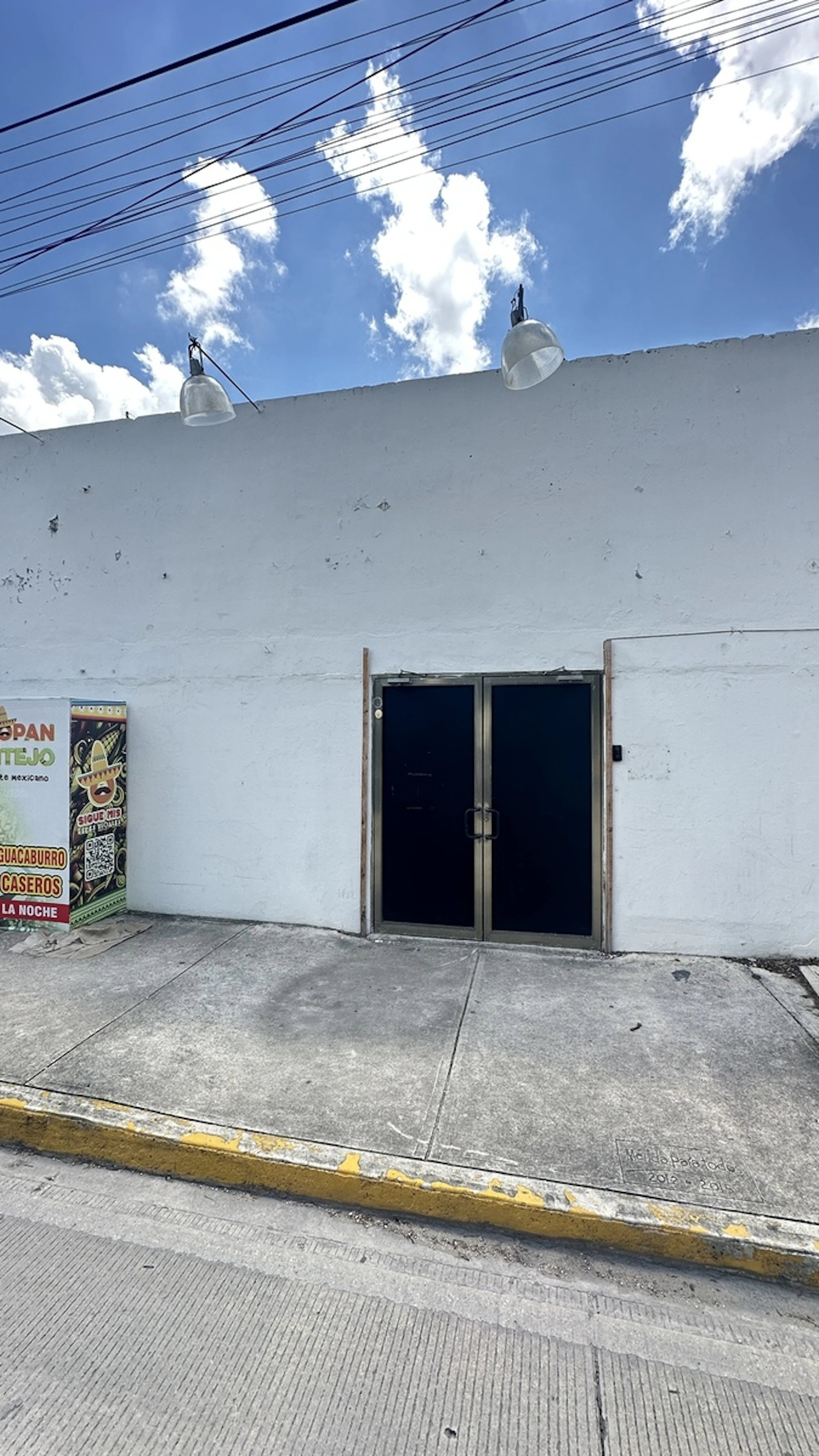 Local Comercial Spot2