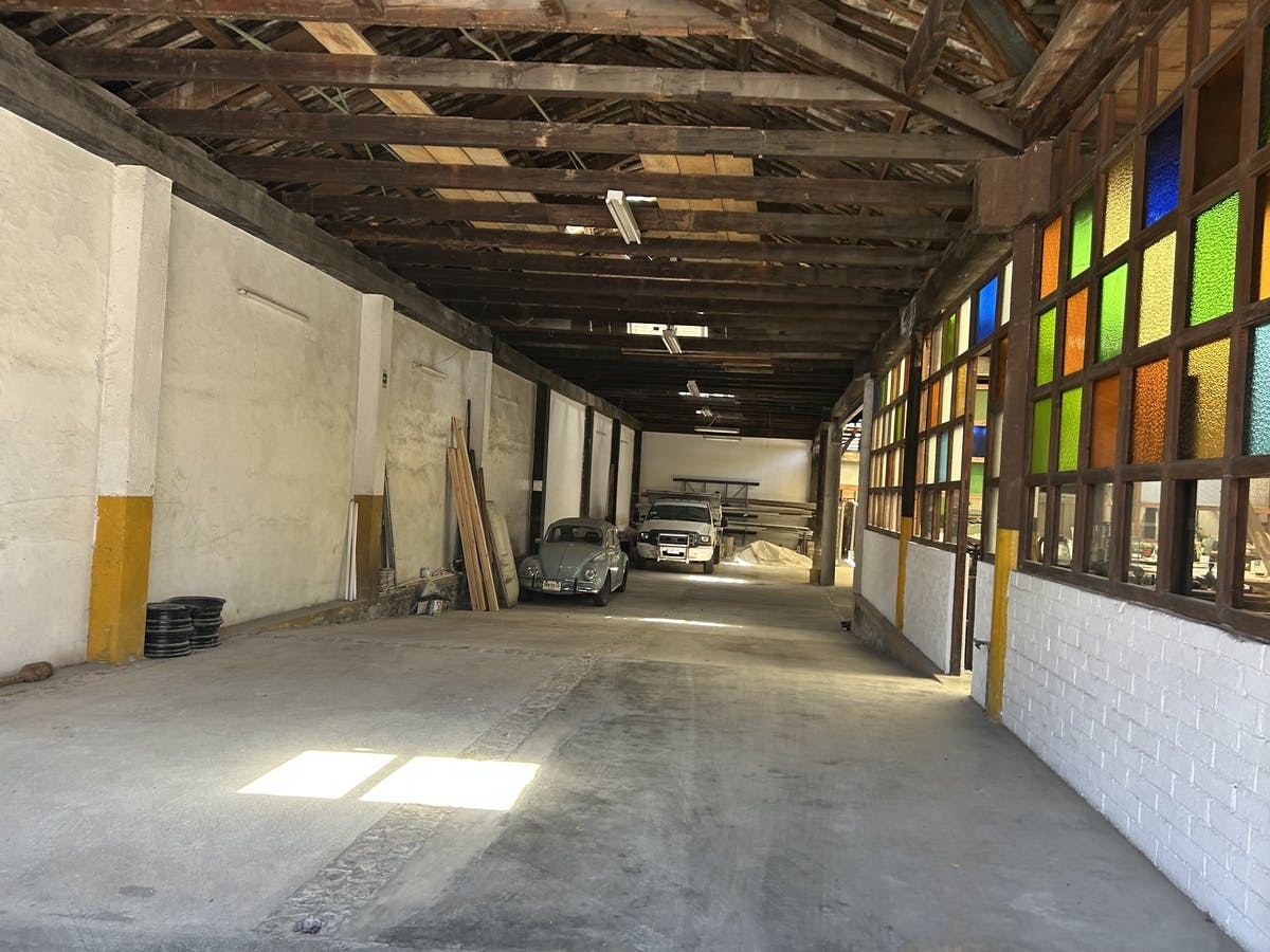 Local Comercial Spot2