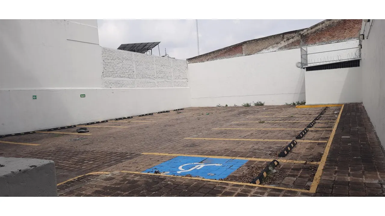 Local Comercial Spot2