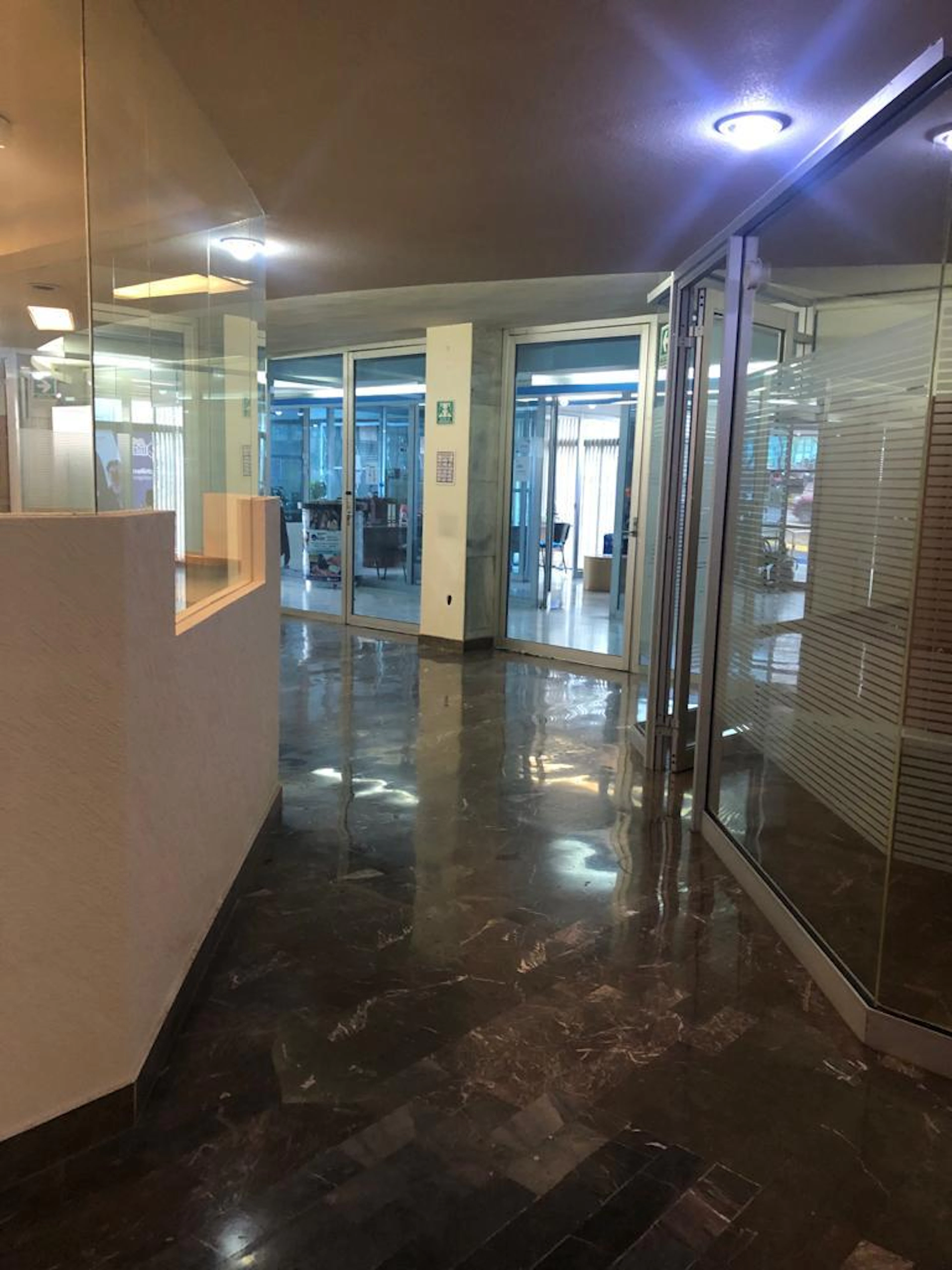 Local Comercial Spot2