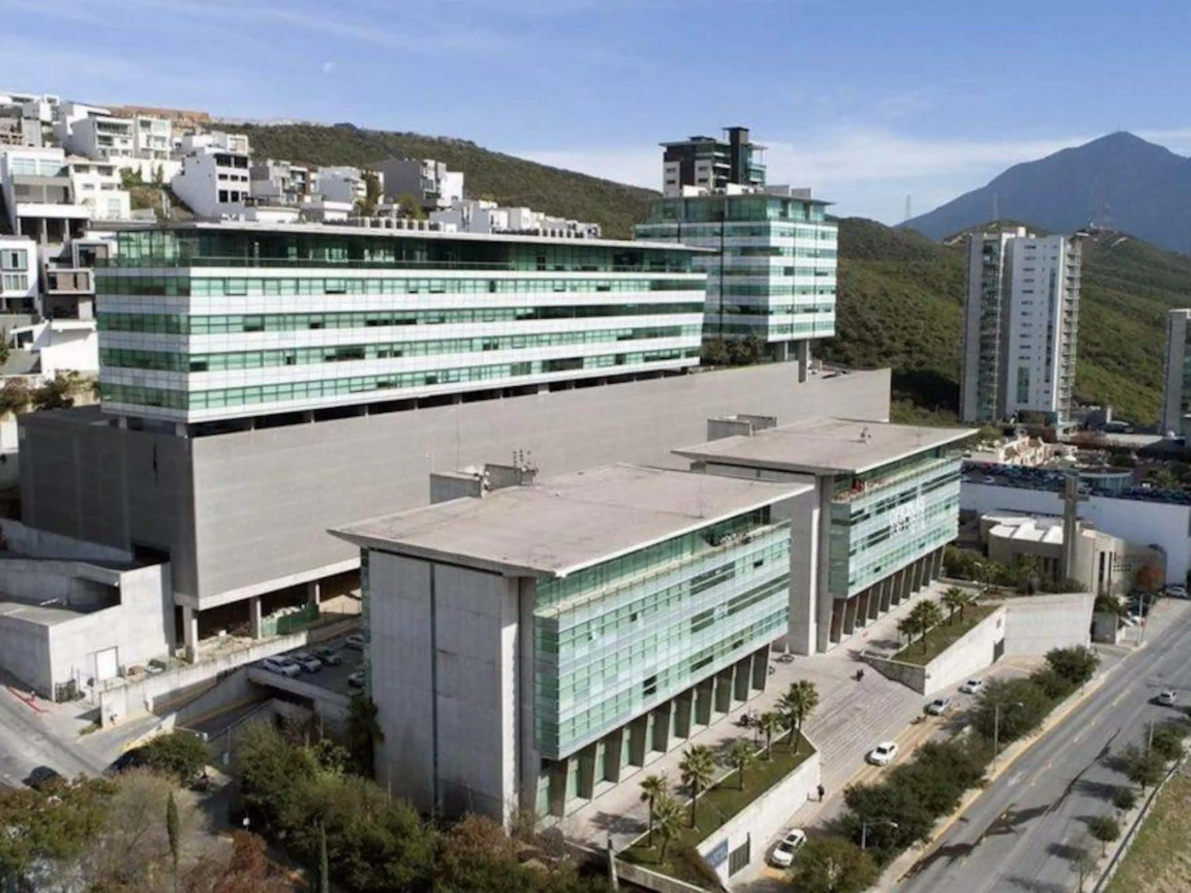 OFICINA EN RENTA AMUEBLADA S/N