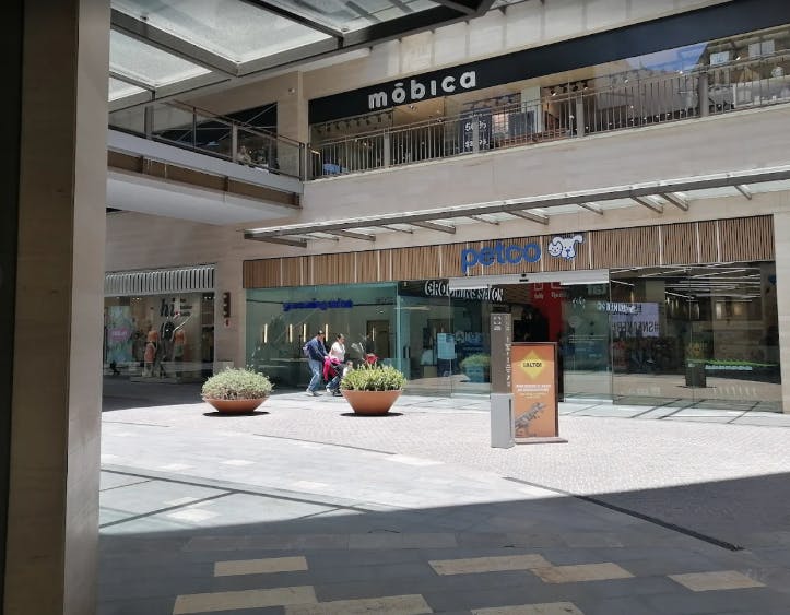 Local Comercial Spot2