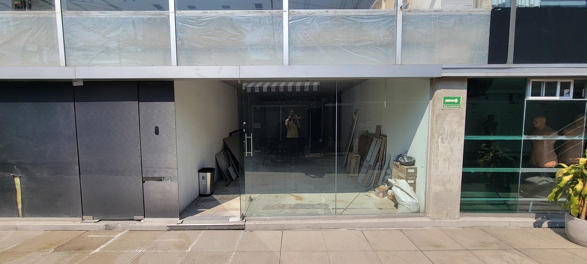 Local Comercial Spot2