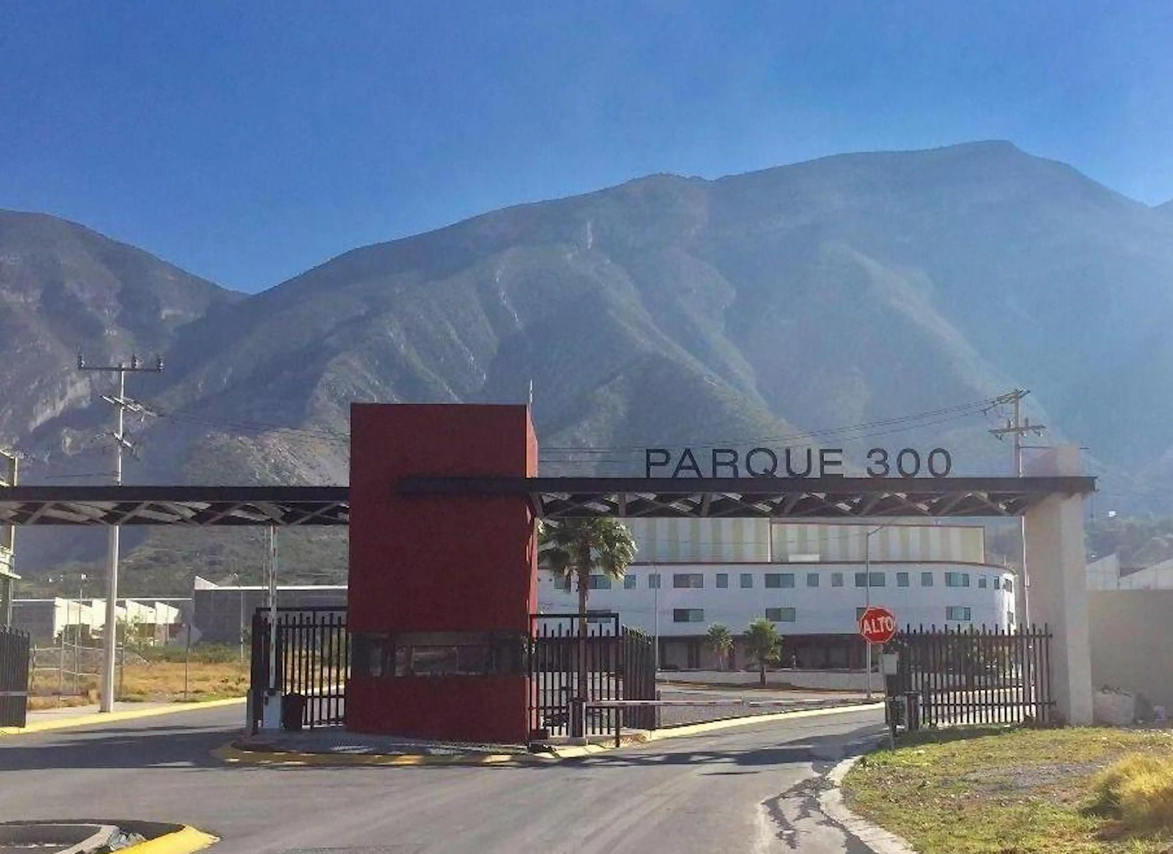 Lote Industrial Para Construccion De Bodega Parque 300 - Santa Catarina