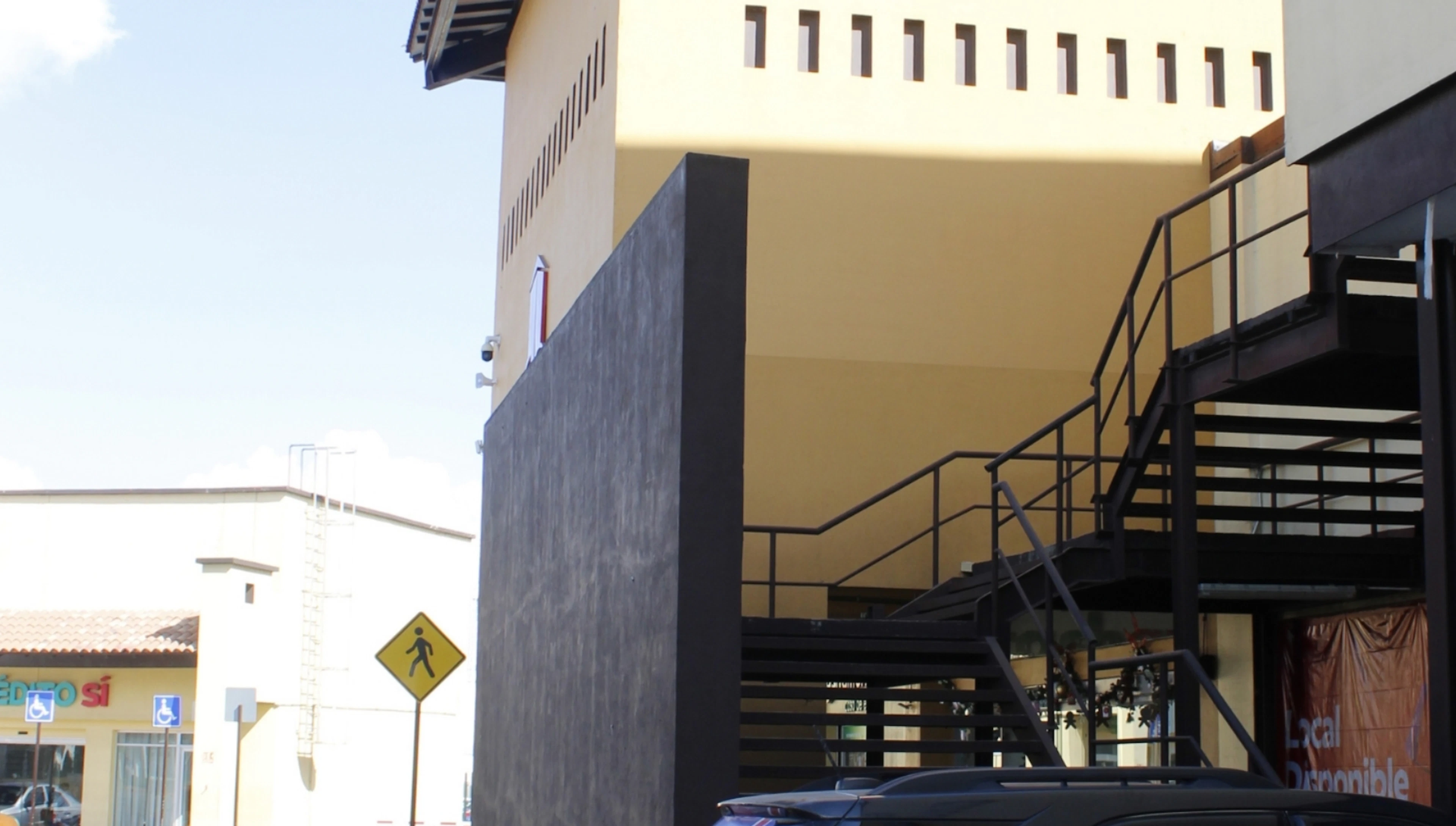 Local Comercial Spot2