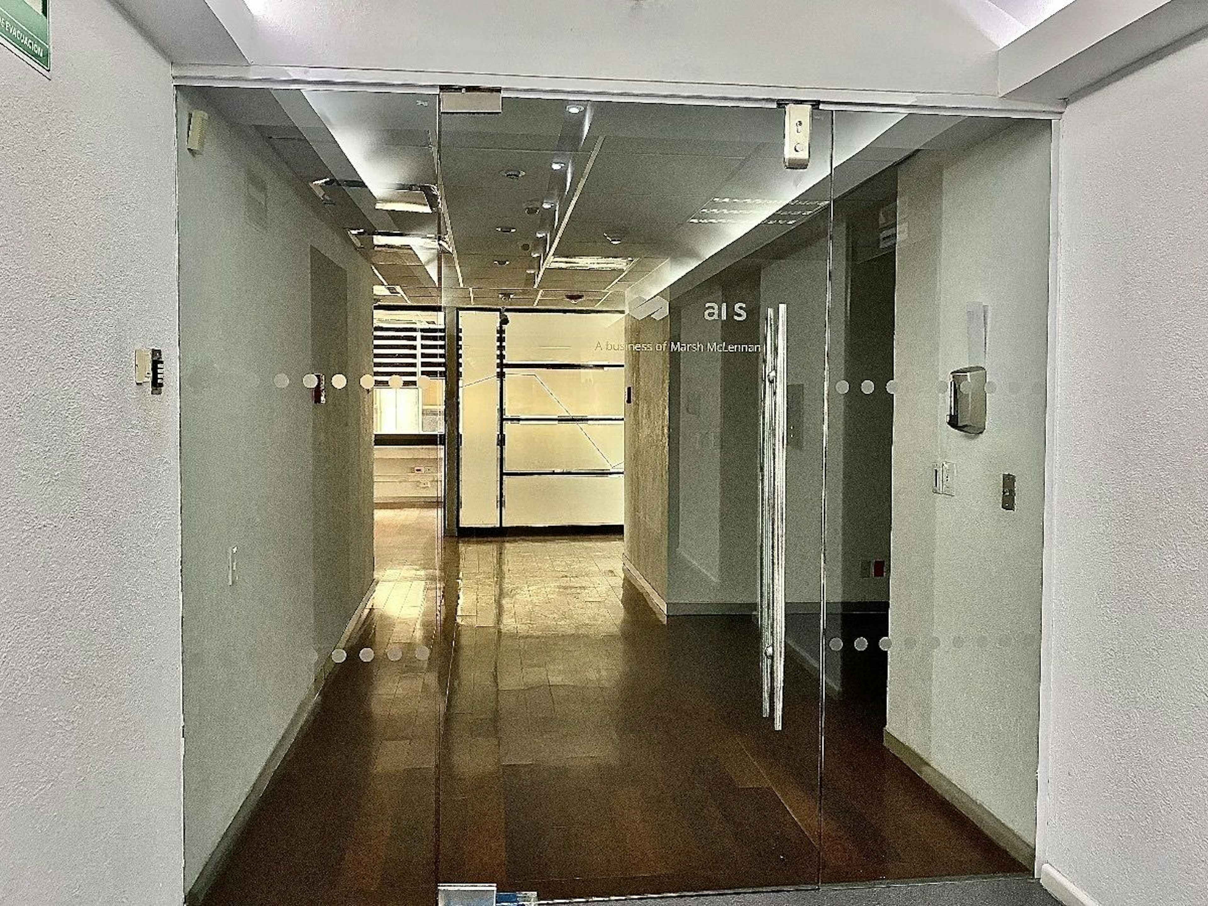 Avenida Paseo De Las Palmas 735