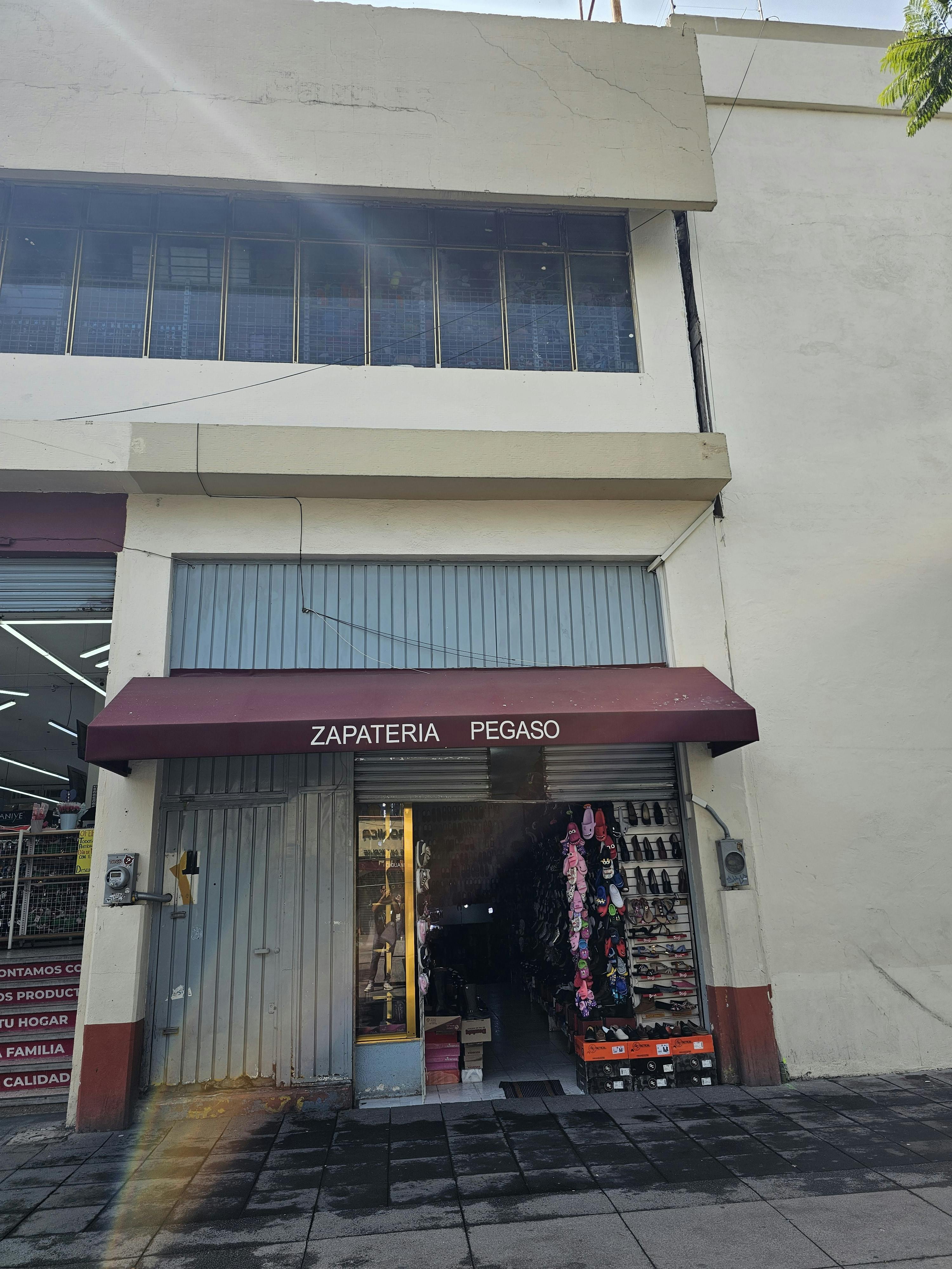 Local Comercial Spot2