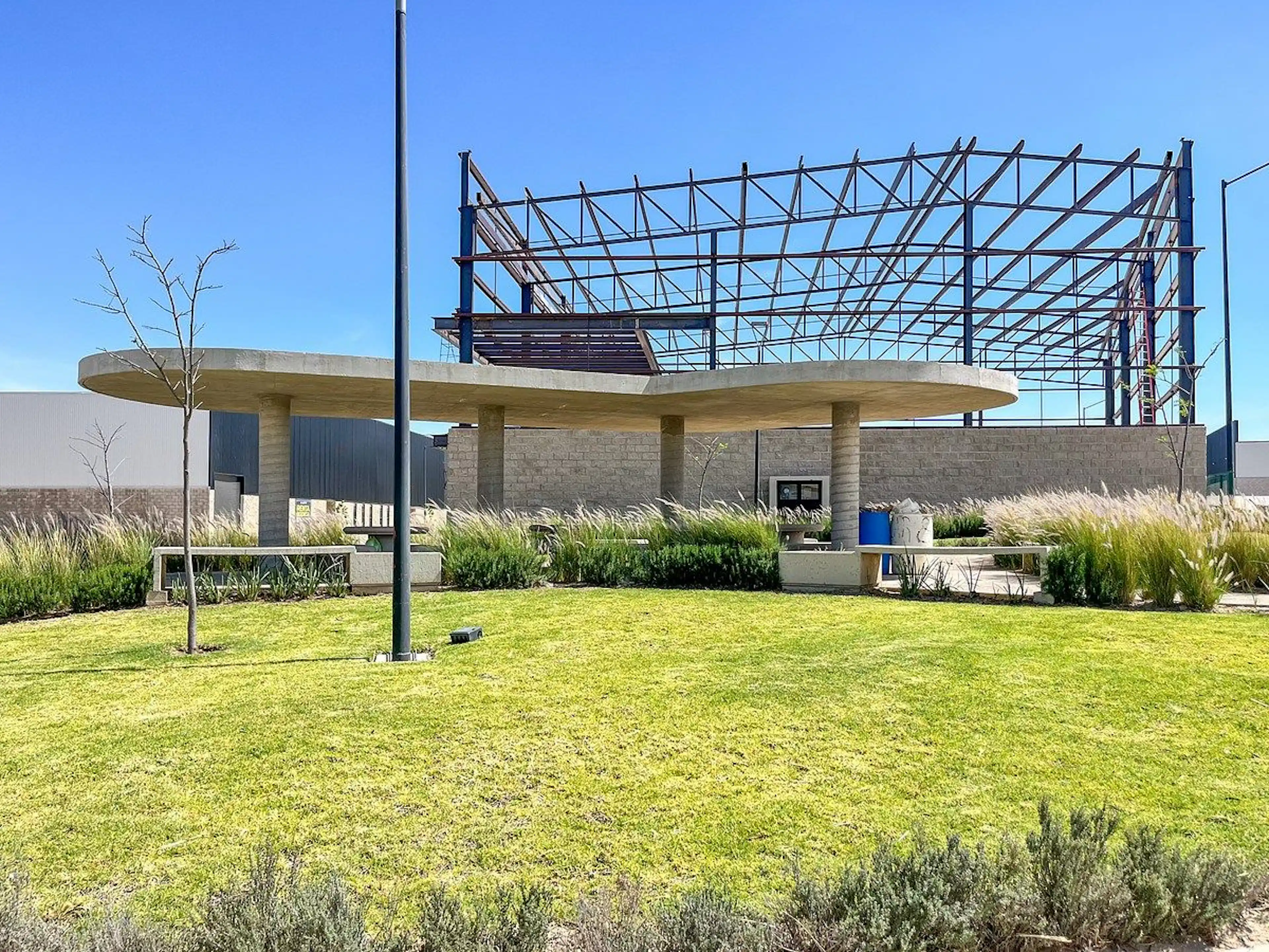 TERRENO INDUSTRIAL EN VENTA STRETU