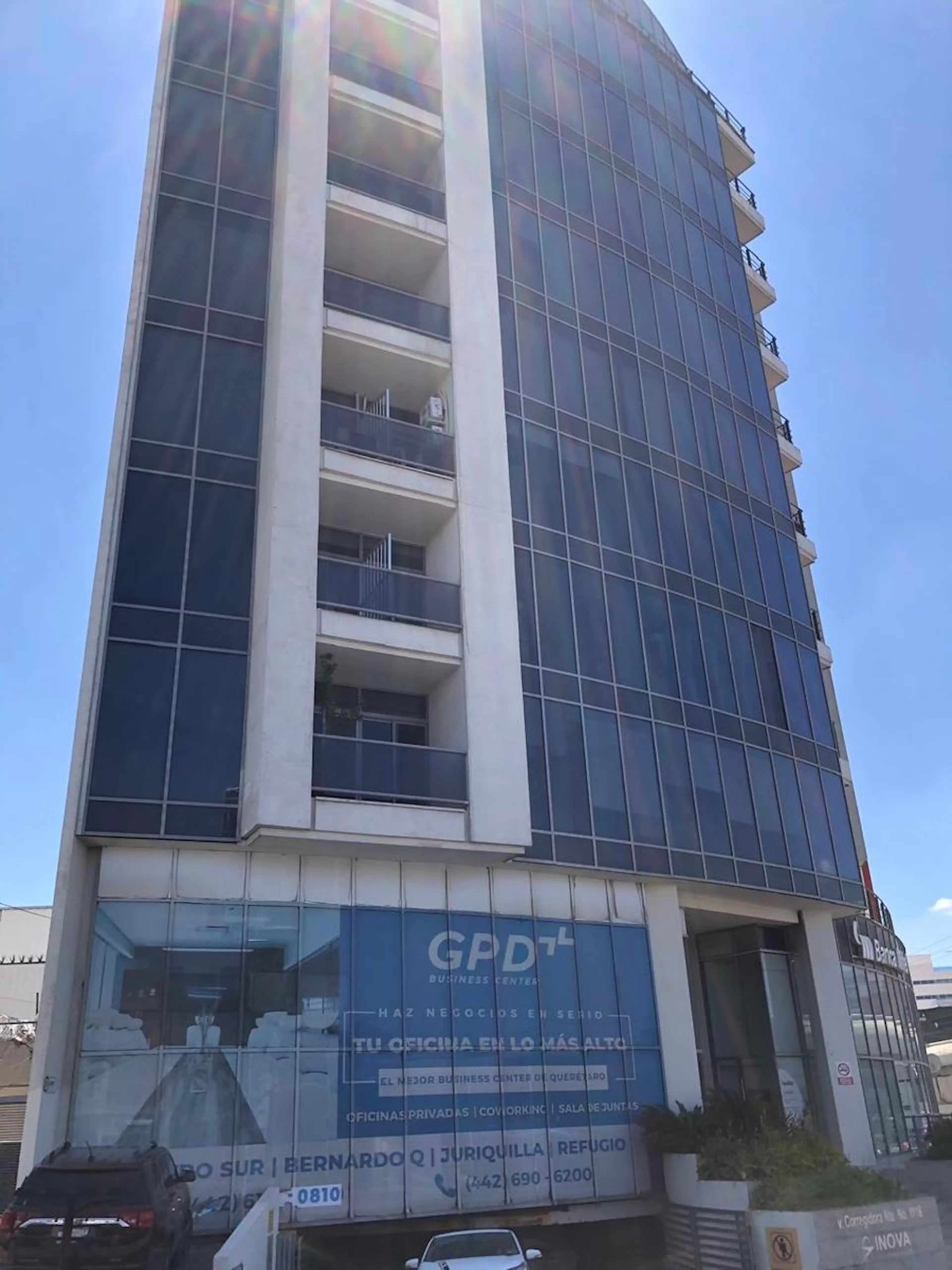 Renta De Oficina Amueblada En Prolongación Corregidora Norte, Arboledas, Querétaro. S/n