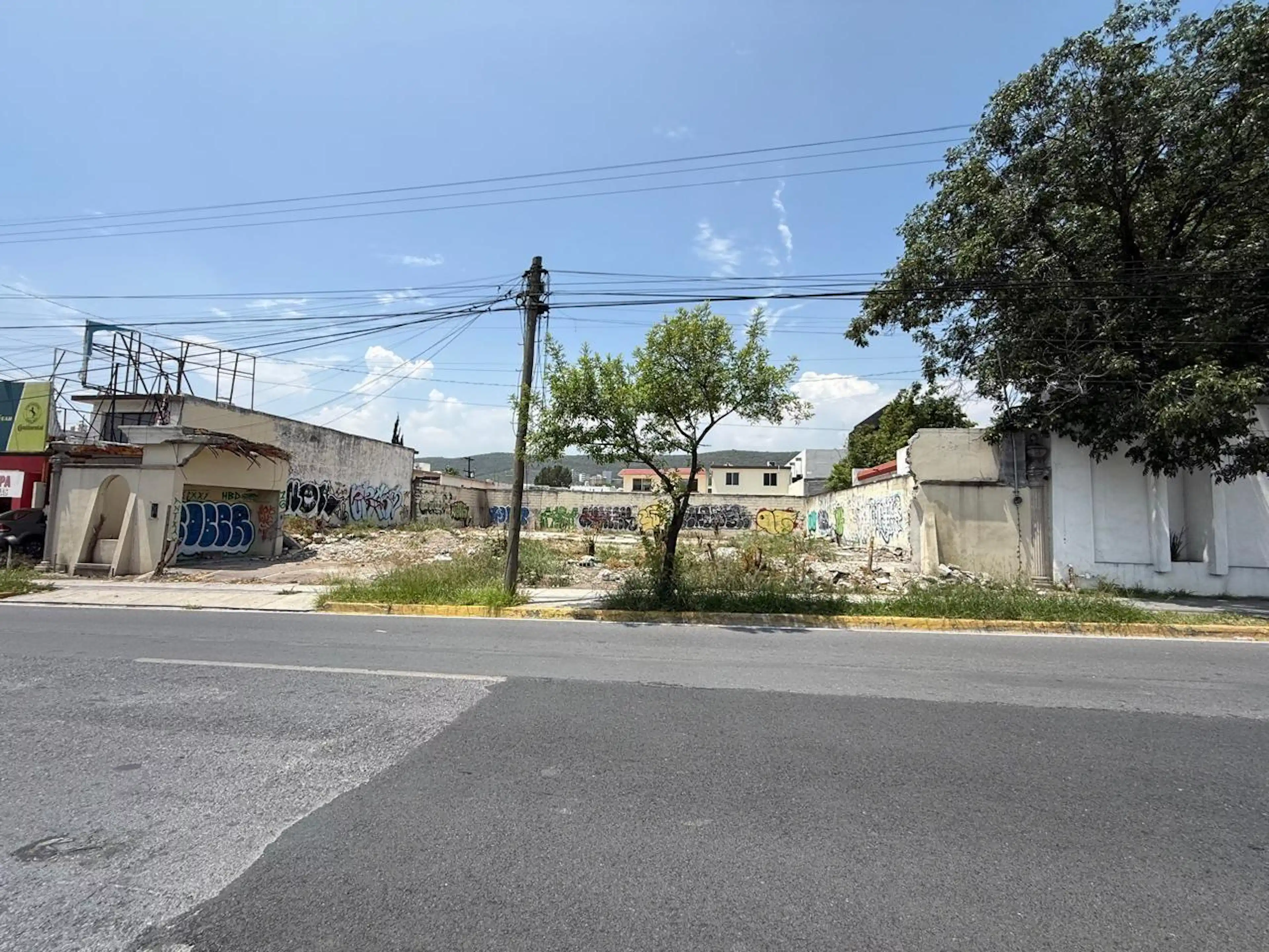 Terreno en Venta Ave. Paseos de los Leones